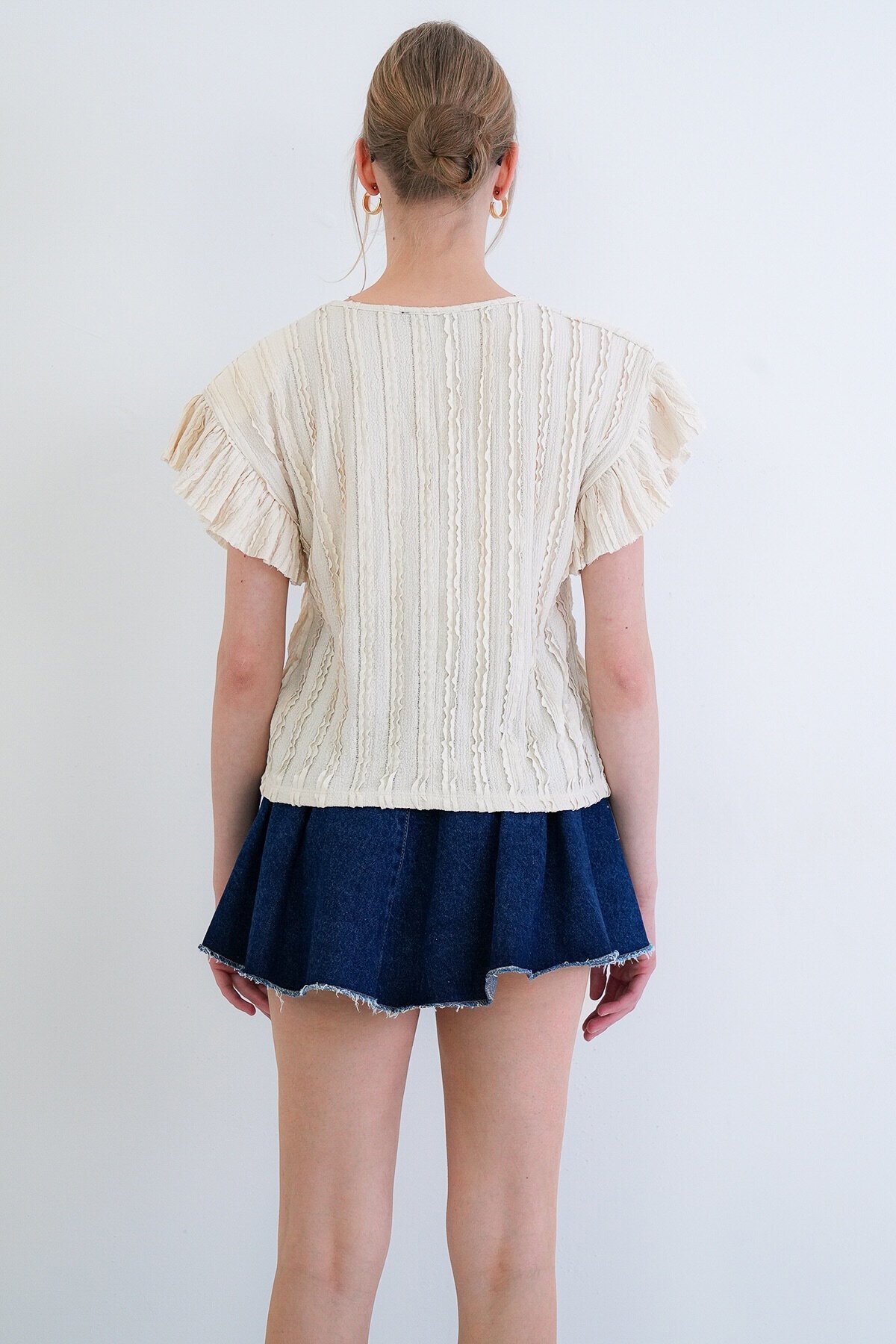 Bisiklet Yaka Kolları Fırfırlı Örme Bluz