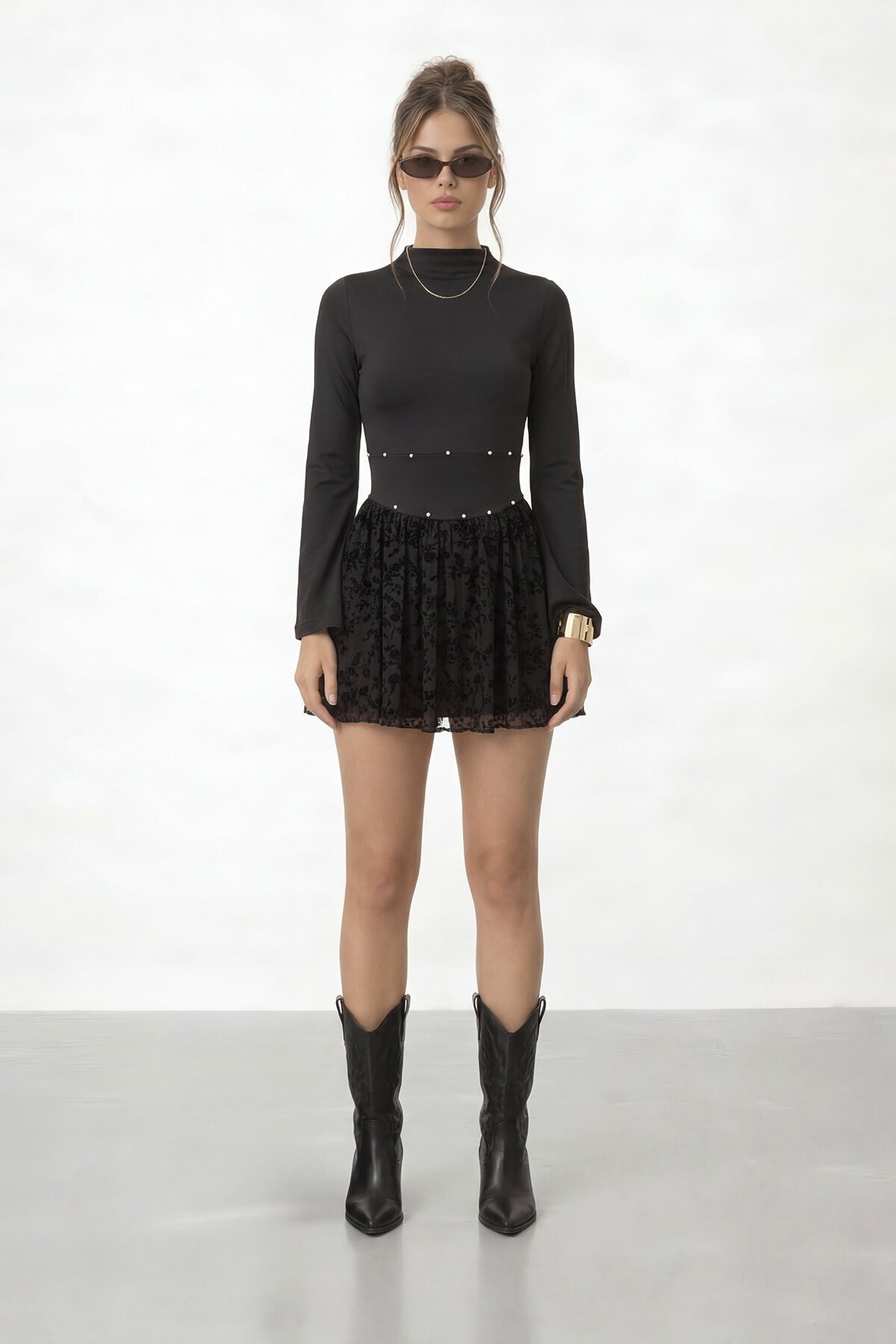 Boncuklu Uzun Kol Dantel Detaylı Mini Elbise