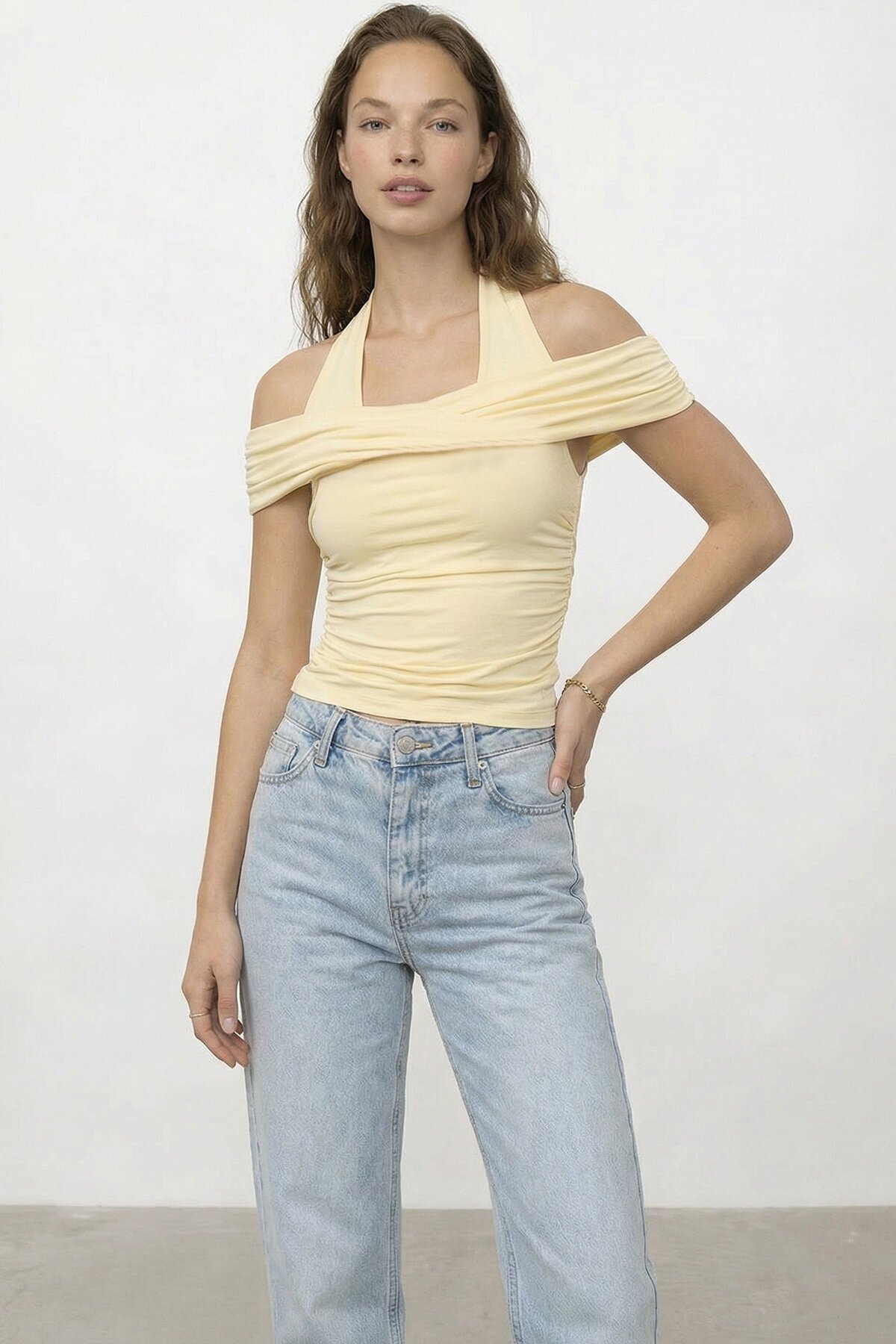 Boyundan Askılı Drapeli Dar Kalıp Bluz