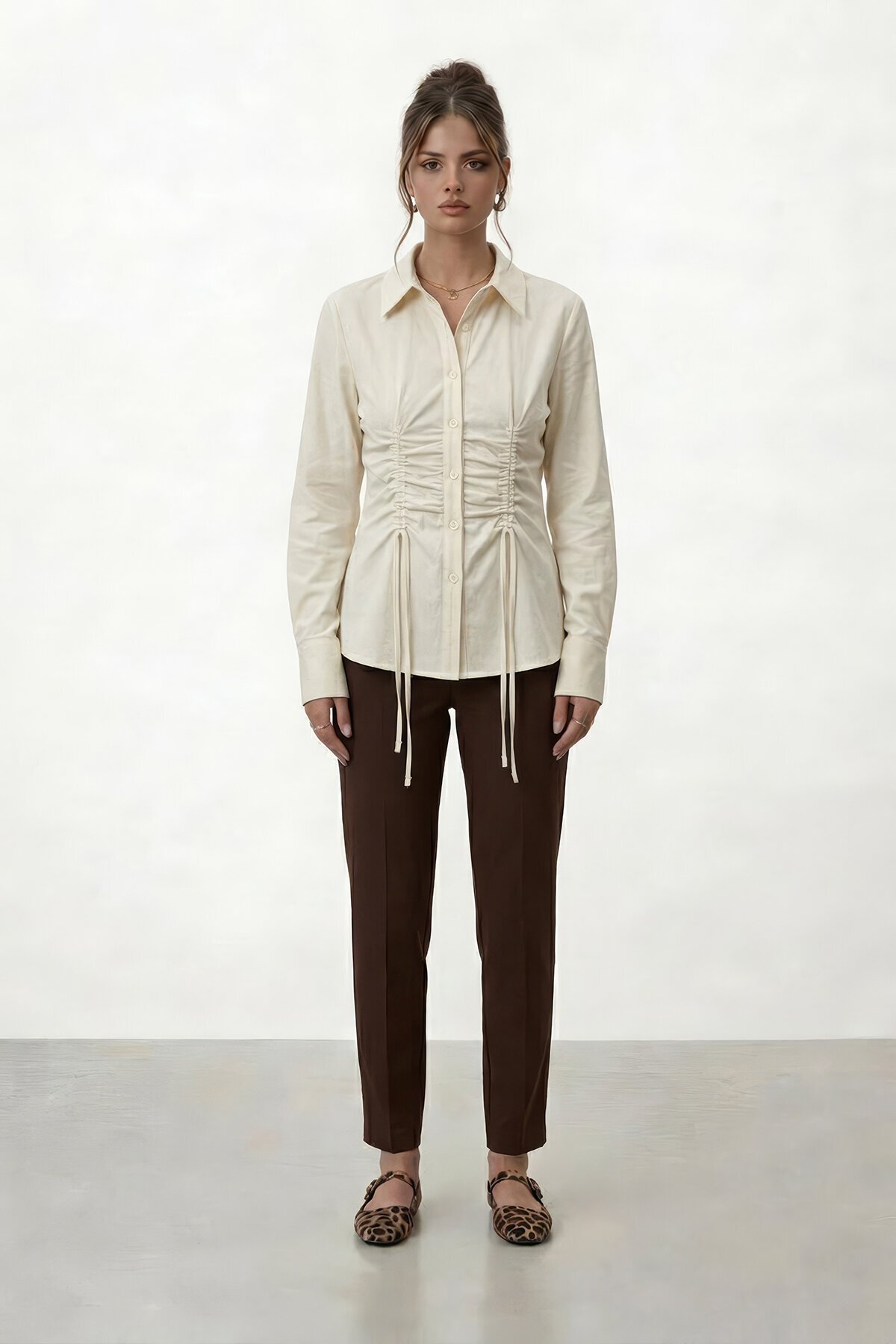 Büzgü Detaylı Ön Bağlamalı Gömlek