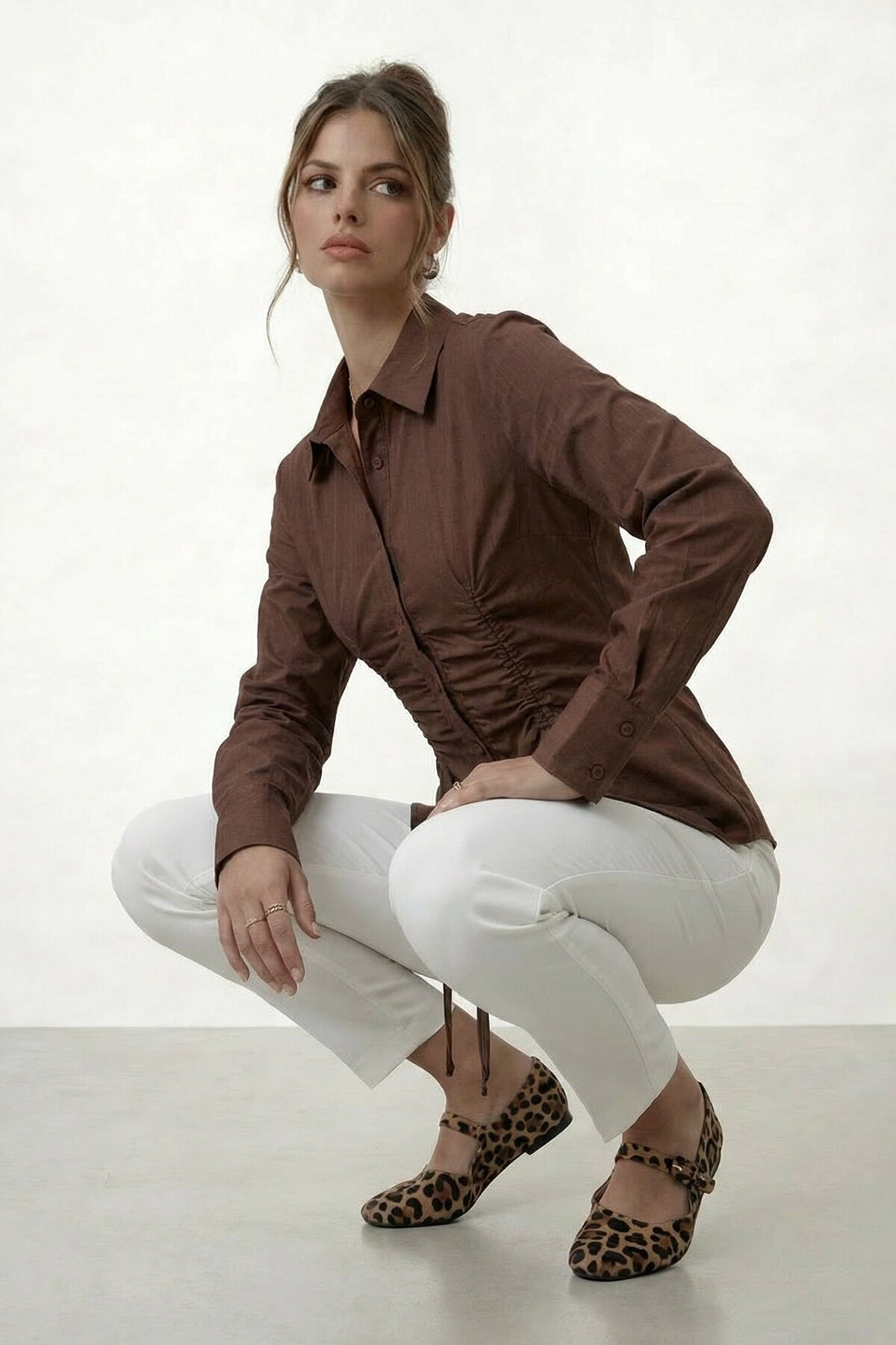 Büzgü Detaylı Ön Bağlamalı Gömlek