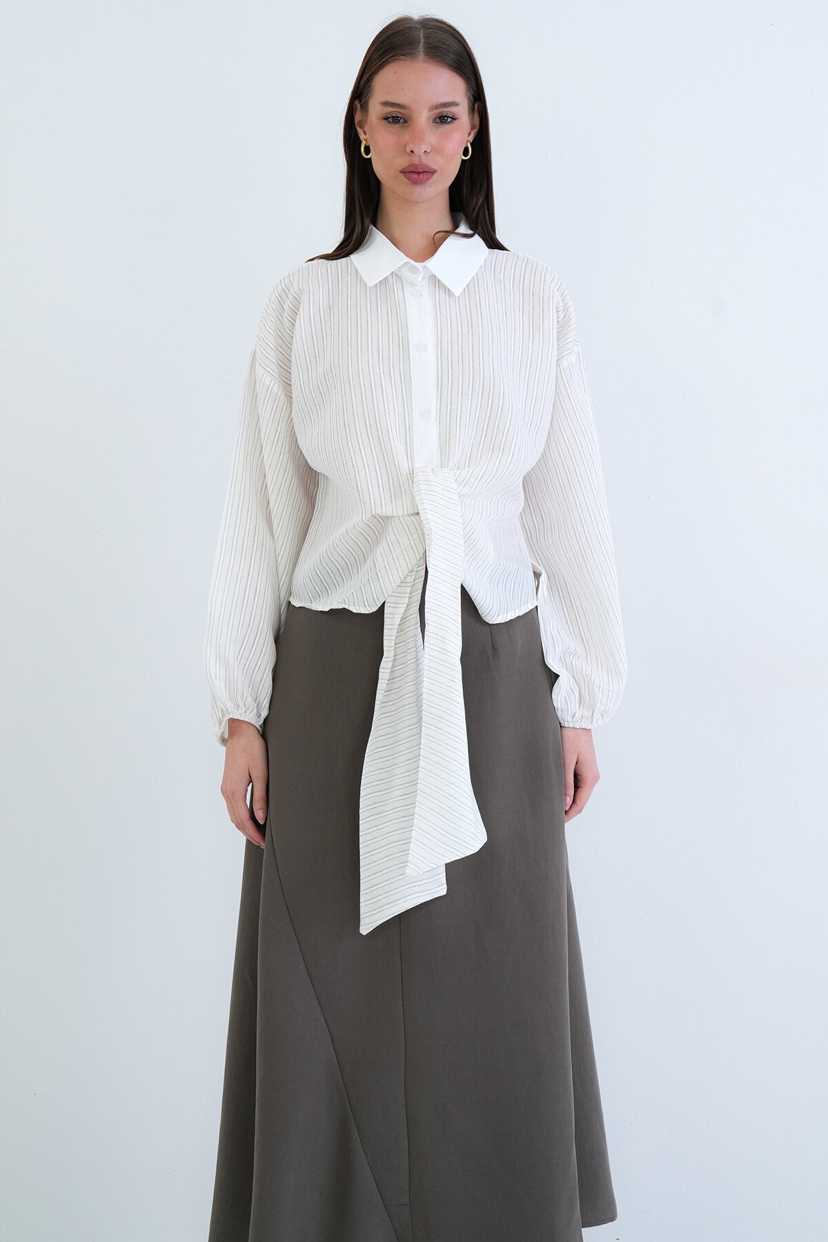 Çizgili Bağlama Detaylı Gömlek