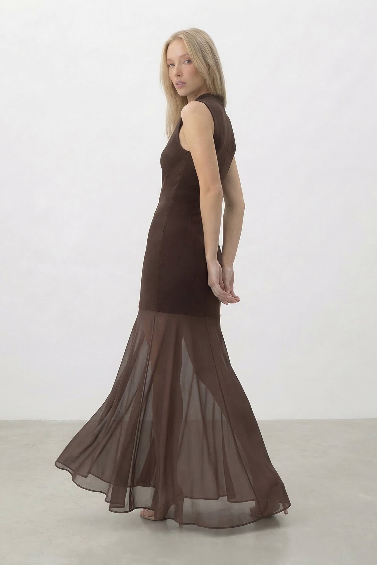 Damla Yaka Tül Detaylı Uzun Elbise