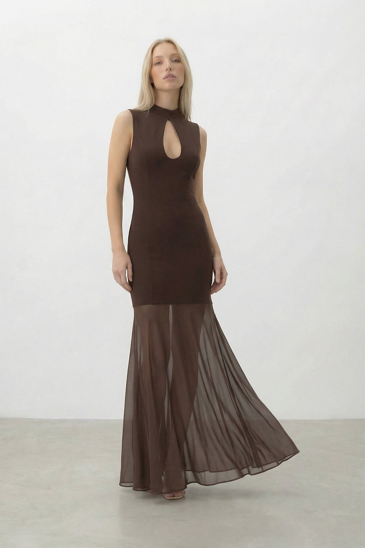 Damla Yaka Tül Detaylı Uzun Elbise