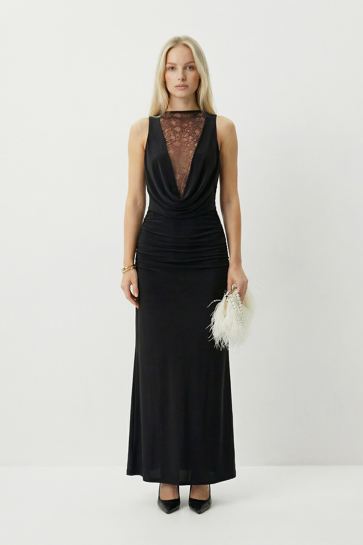 Dantel Detaylı Drapeli Maxi Elbise