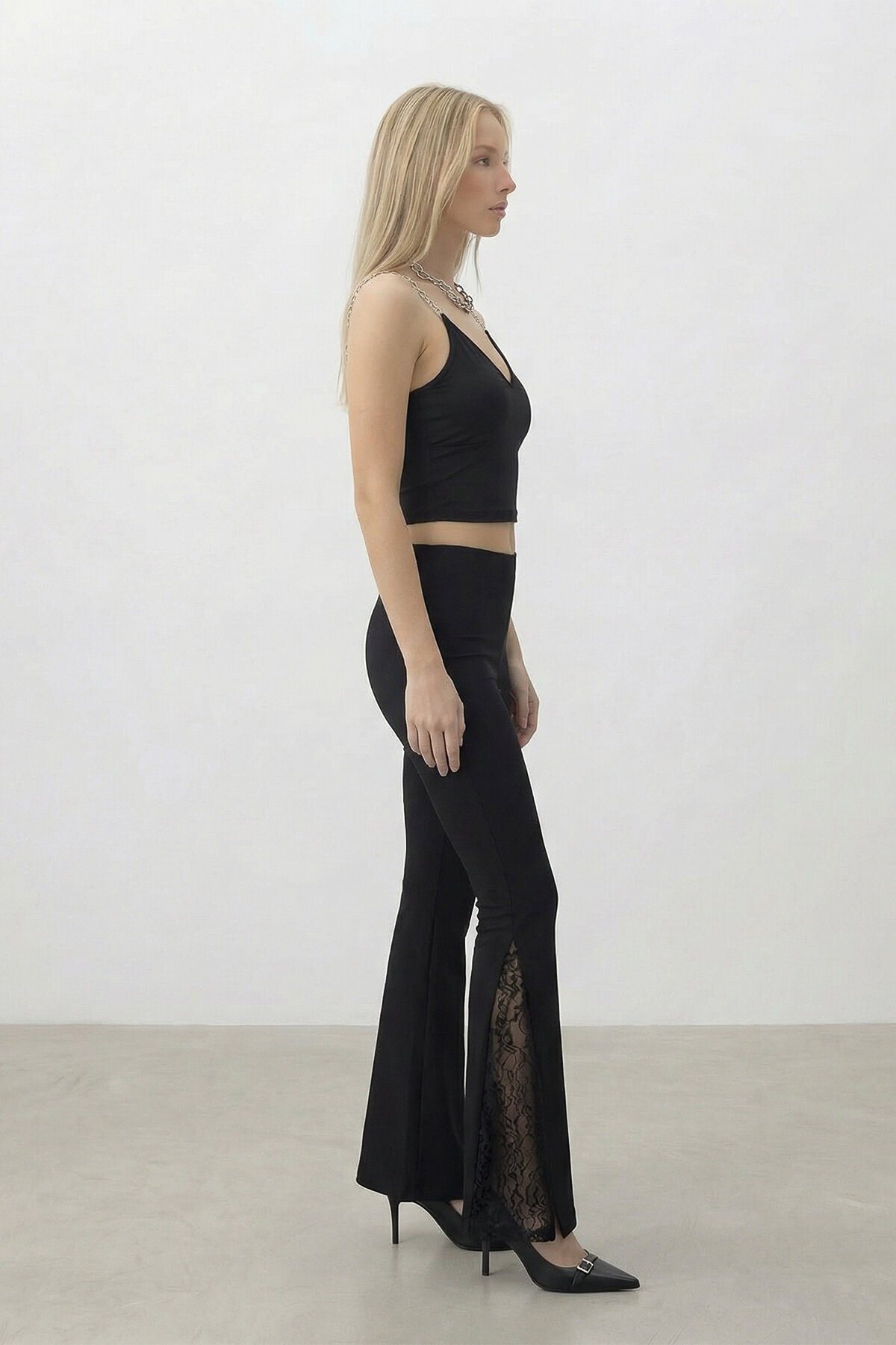 Dantel Detaylı İspanyol Paça Pantolon