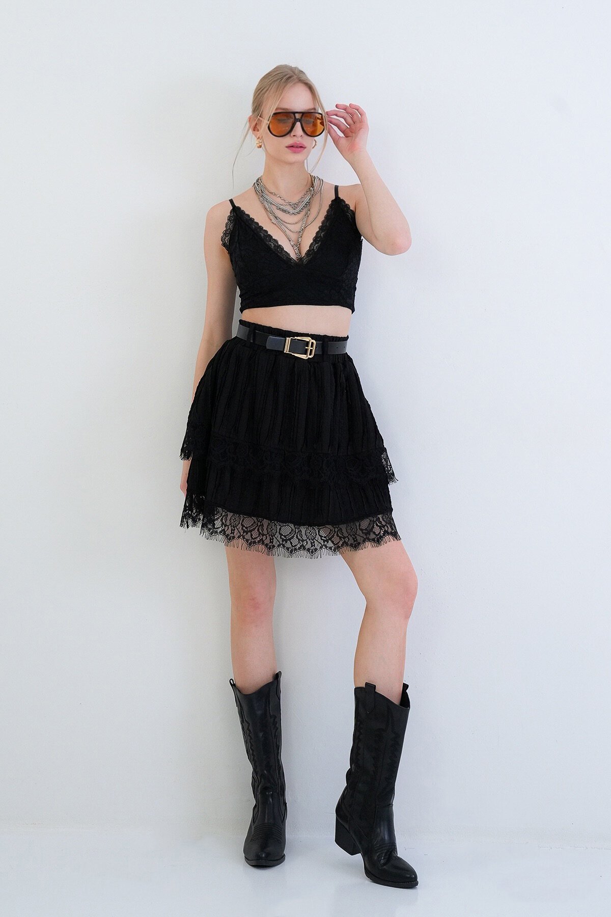 Deri Kemerli Dantelli Kat Kat Volanlı Mini Etek