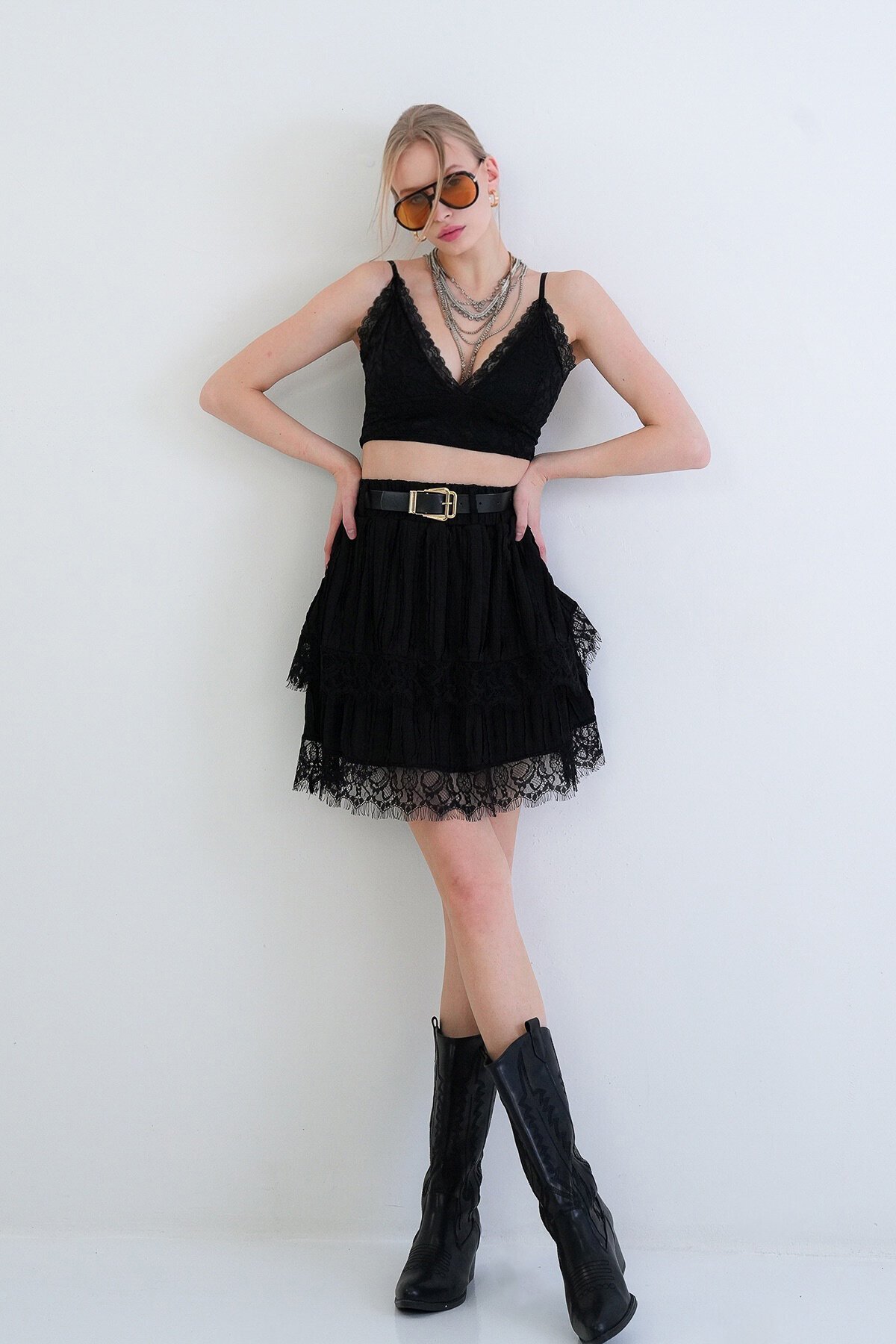 Deri Kemerli Dantelli Kat Kat Volanlı Mini Etek