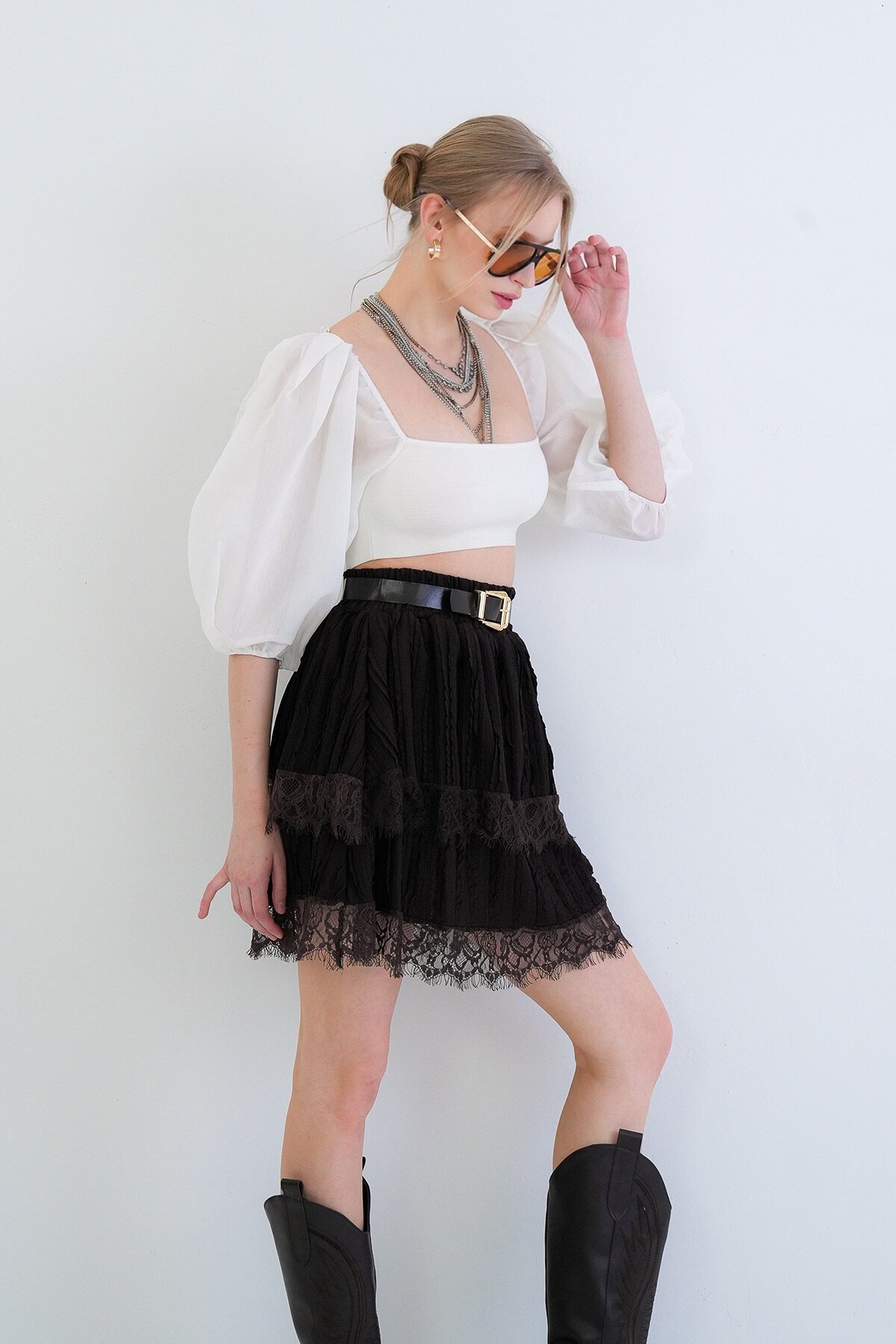 Deri Kemerli Dantelli Kat Kat Volanlı Mini Etek