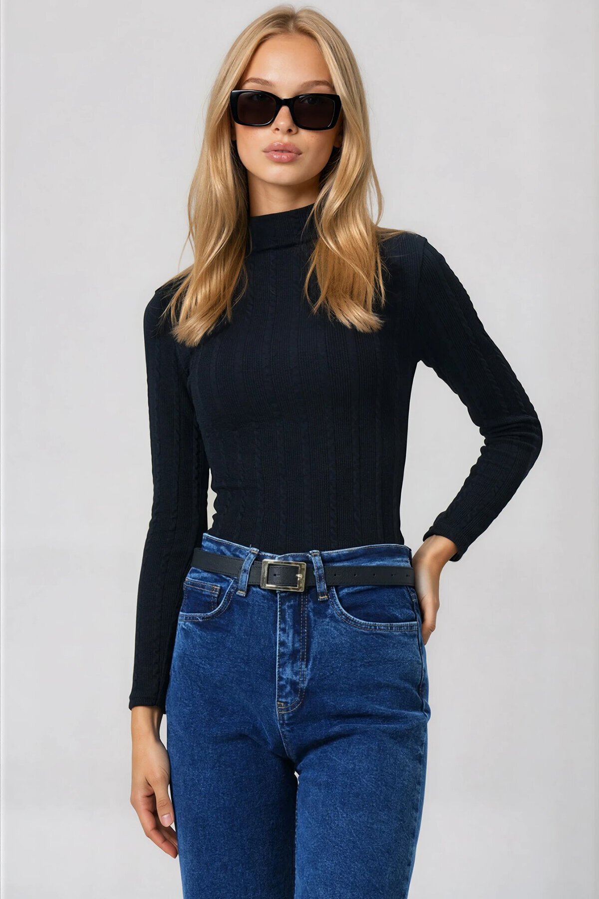 Dik Yaka Ajurlu Likralı Triko Kumaş Bluz