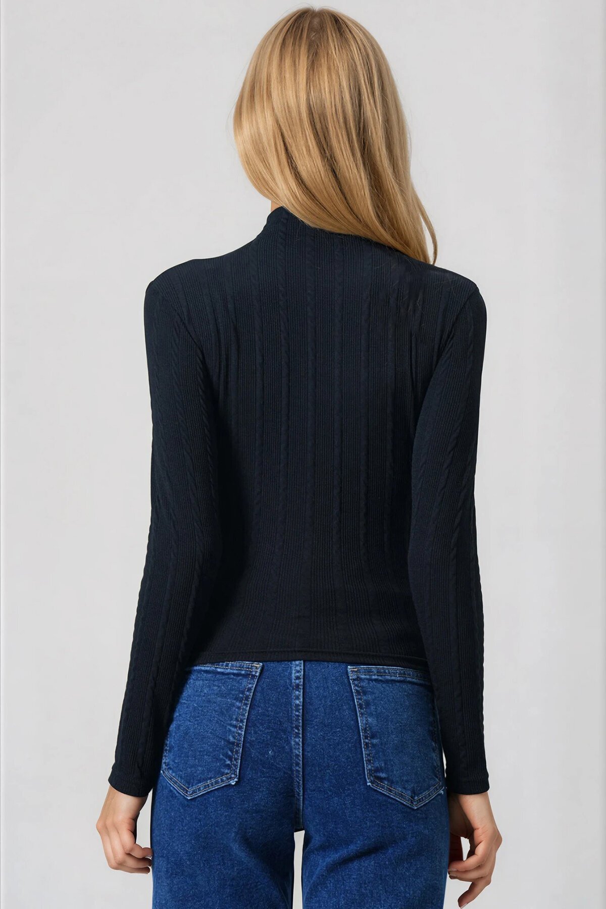 Dik Yaka Ajurlu Likralı Triko Kumaş Bluz