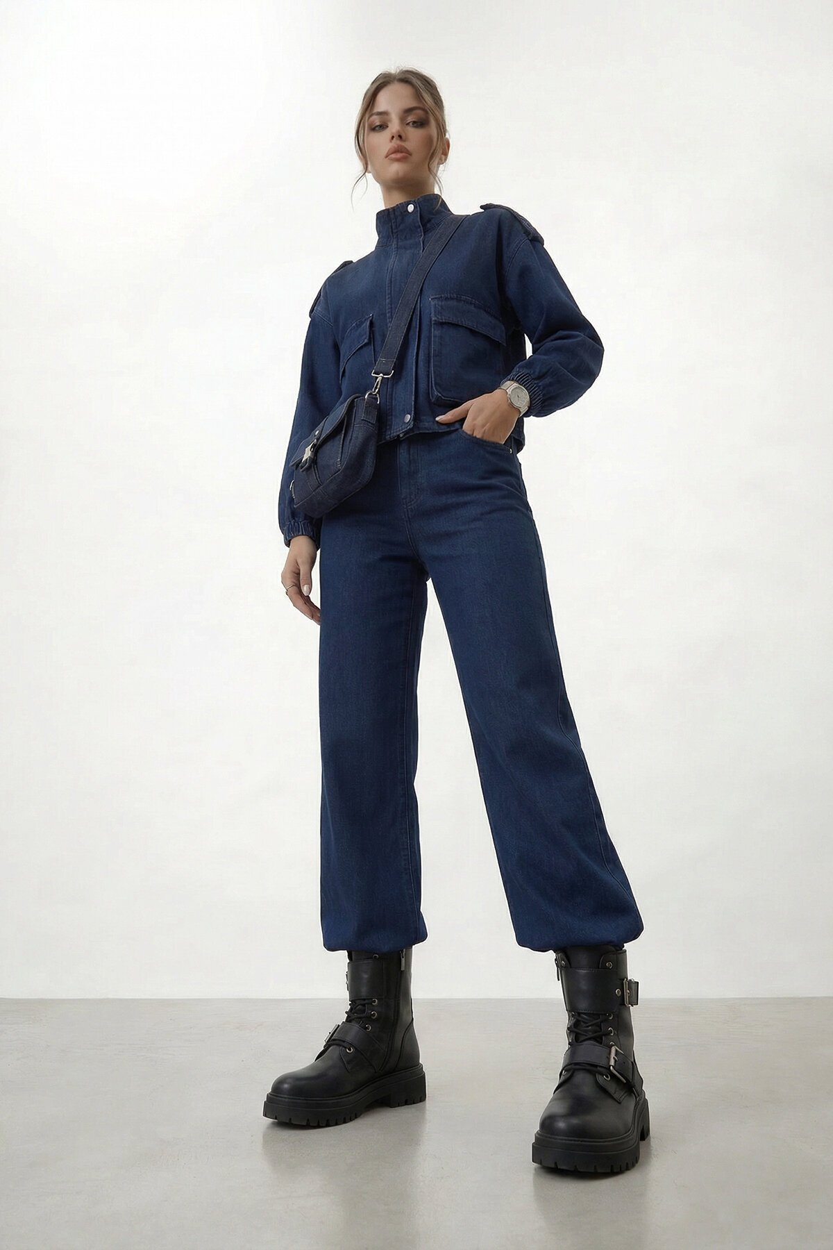 Dik Yaka Cepli Crop Ceket Ve Bol Paça Pantolon Denim Takım