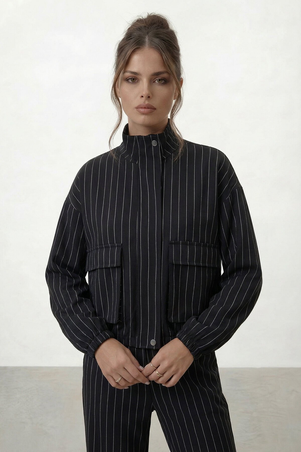 Dik Yaka Çizgili Cepli Ceket Ve Bol Paça Pantolon Takım