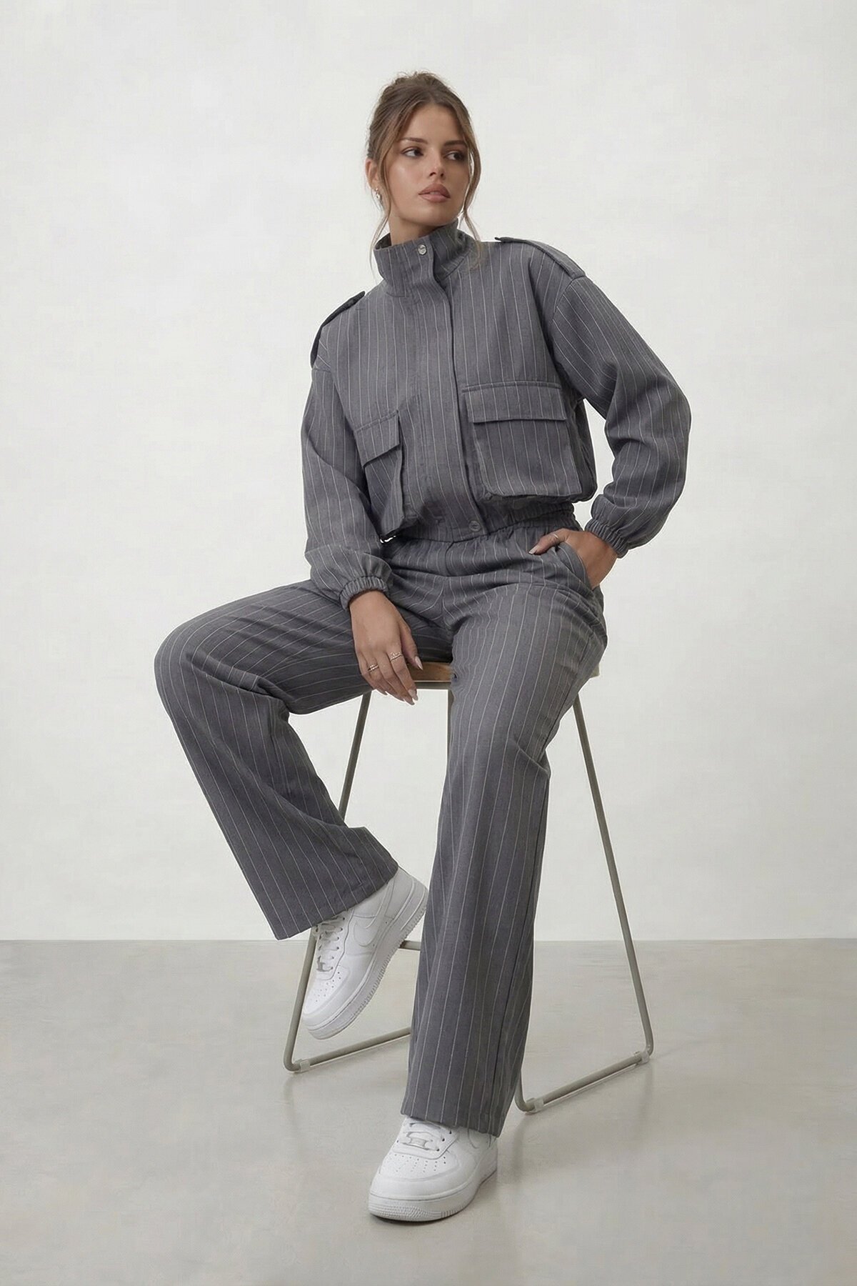 Dik Yaka Çizgili Cepli Ceket Ve Bol Paça Pantolon Takım