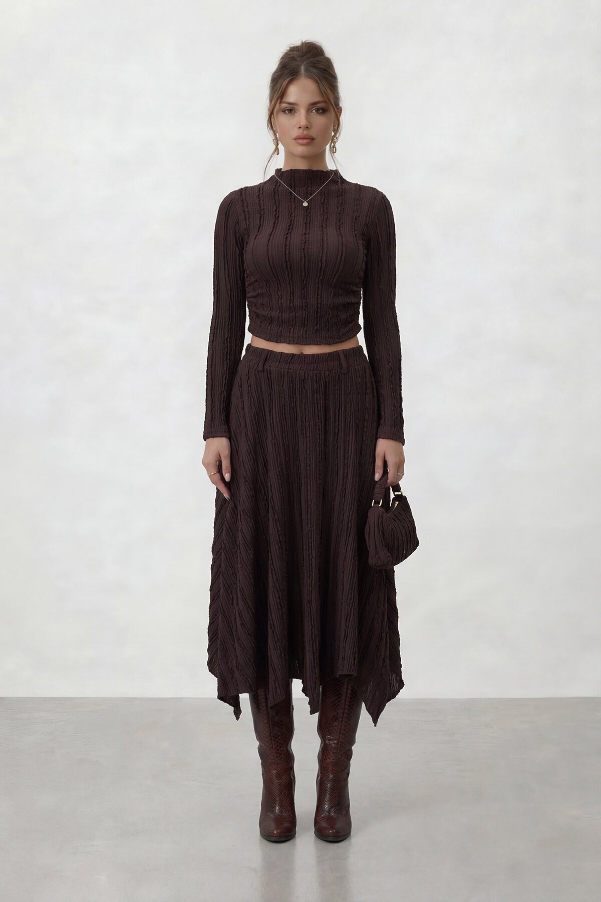 Dik Yaka Uzun Kollu Crop Bluz Ve Asimetrik Midi Etek Takım