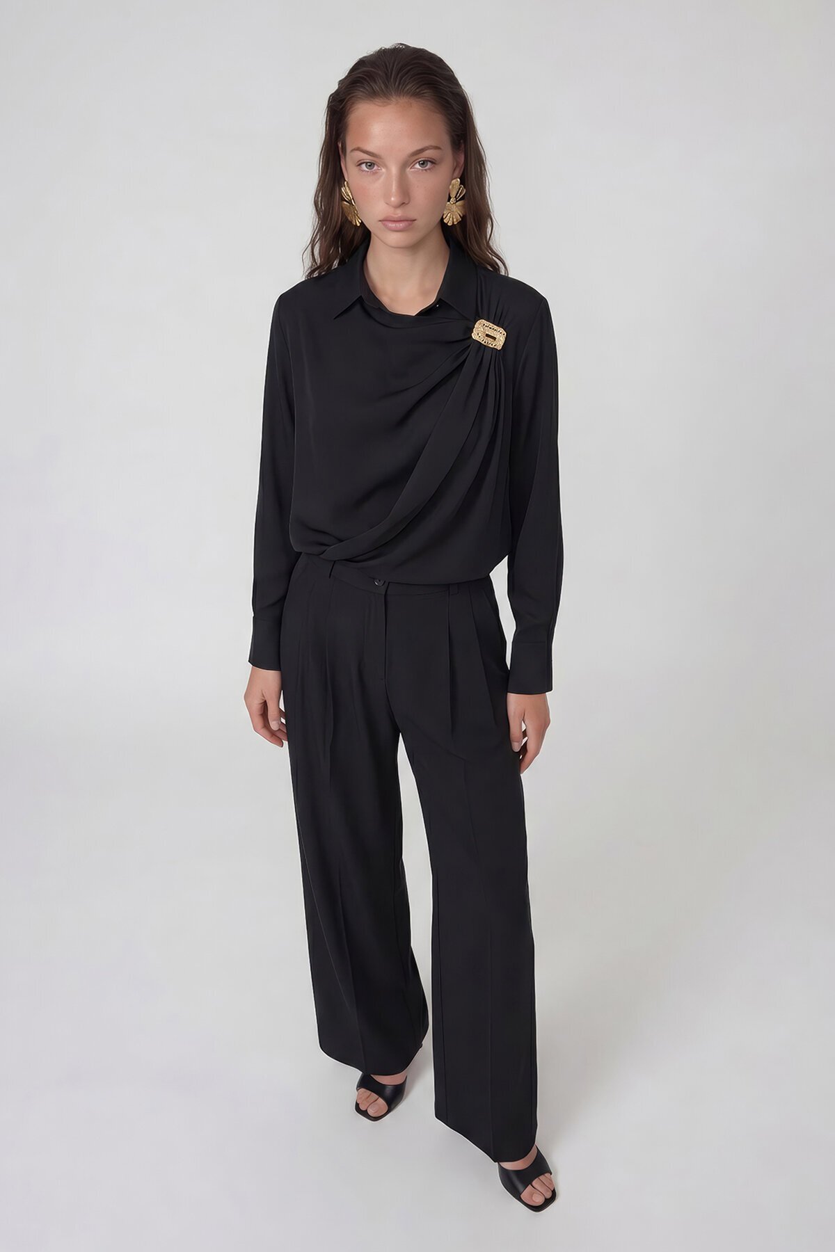 Drapeli Tokalı Uzun Kollu Bluz Ve Pantolon Takım