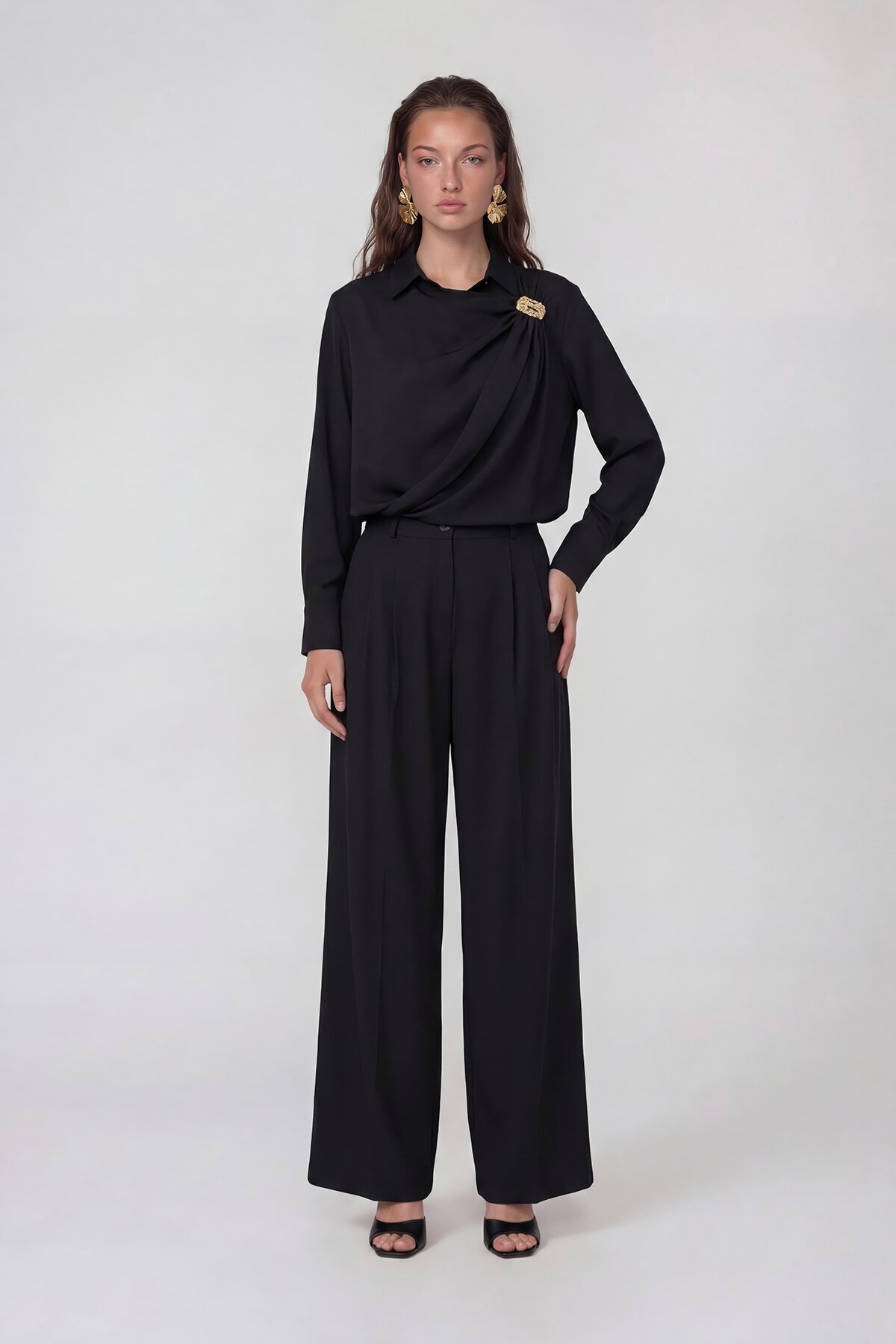 Drapeli Tokalı Uzun Kollu Bluz Ve Pantolon Takım