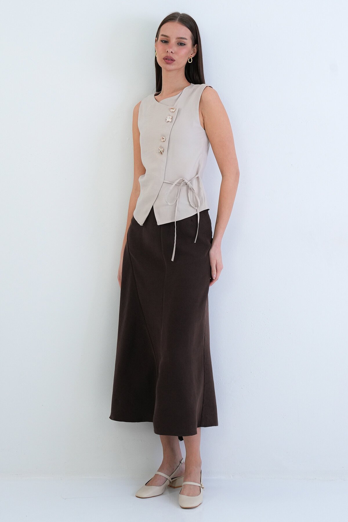 Düğmeli Bağlamalı Kolsuz Bluz