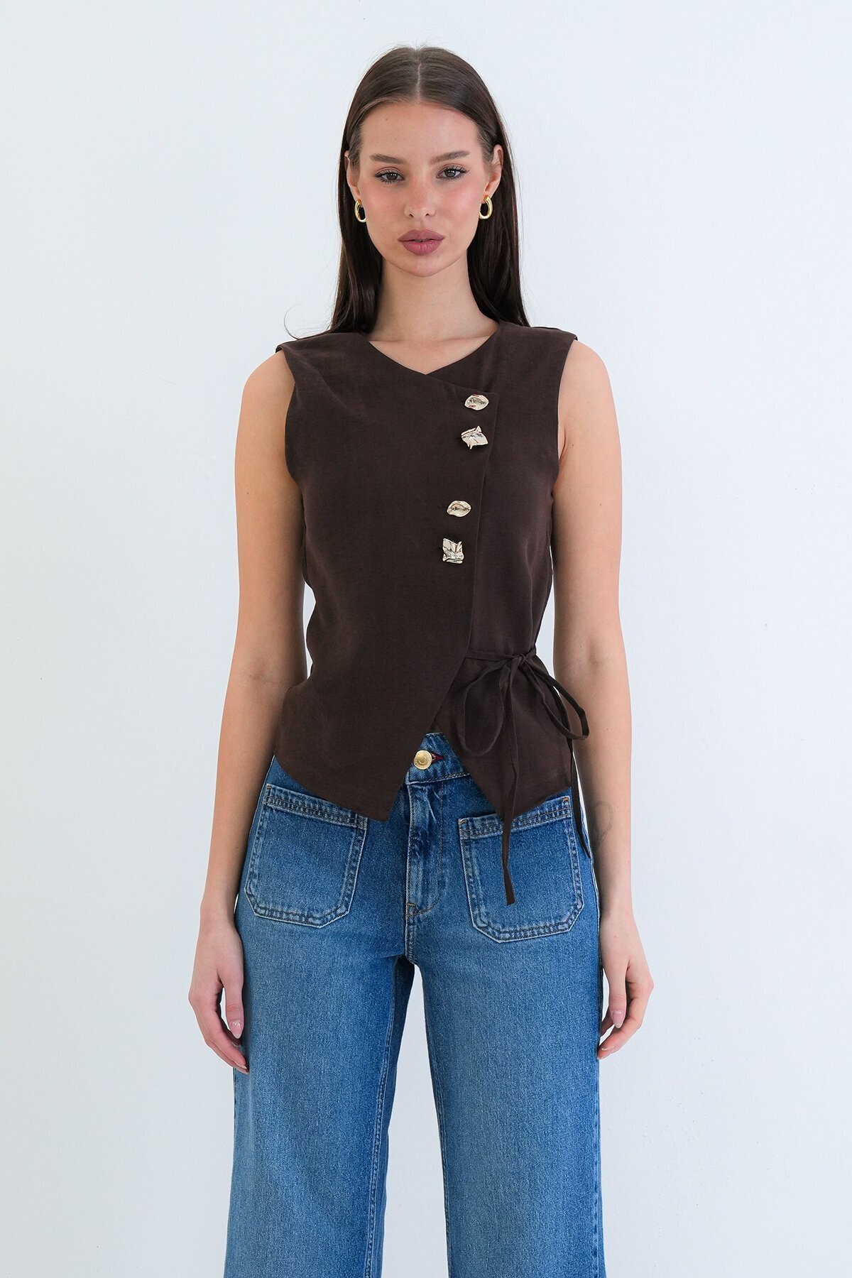 Düğmeli Bağlamalı Kolsuz Bluz