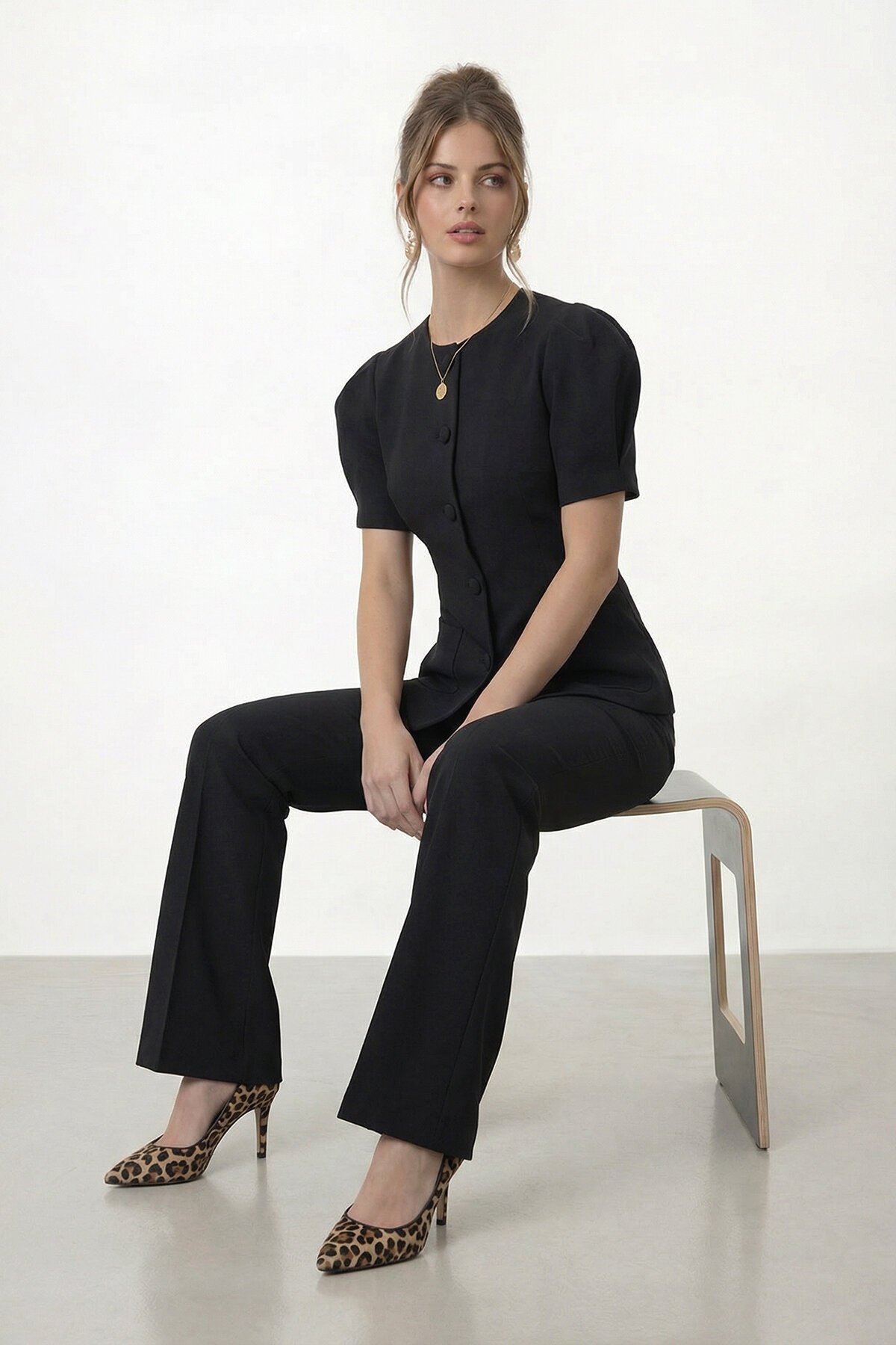 Düğmeli Çift Cepli Ceket Ve İspanyol Paça Pantolon Takım