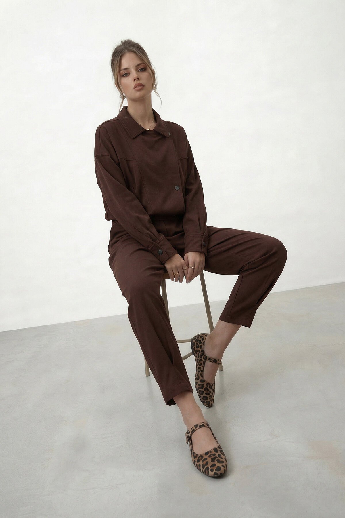 Düğmeli Crop Ceket Ve Pile Detaylı Pantolon Takım