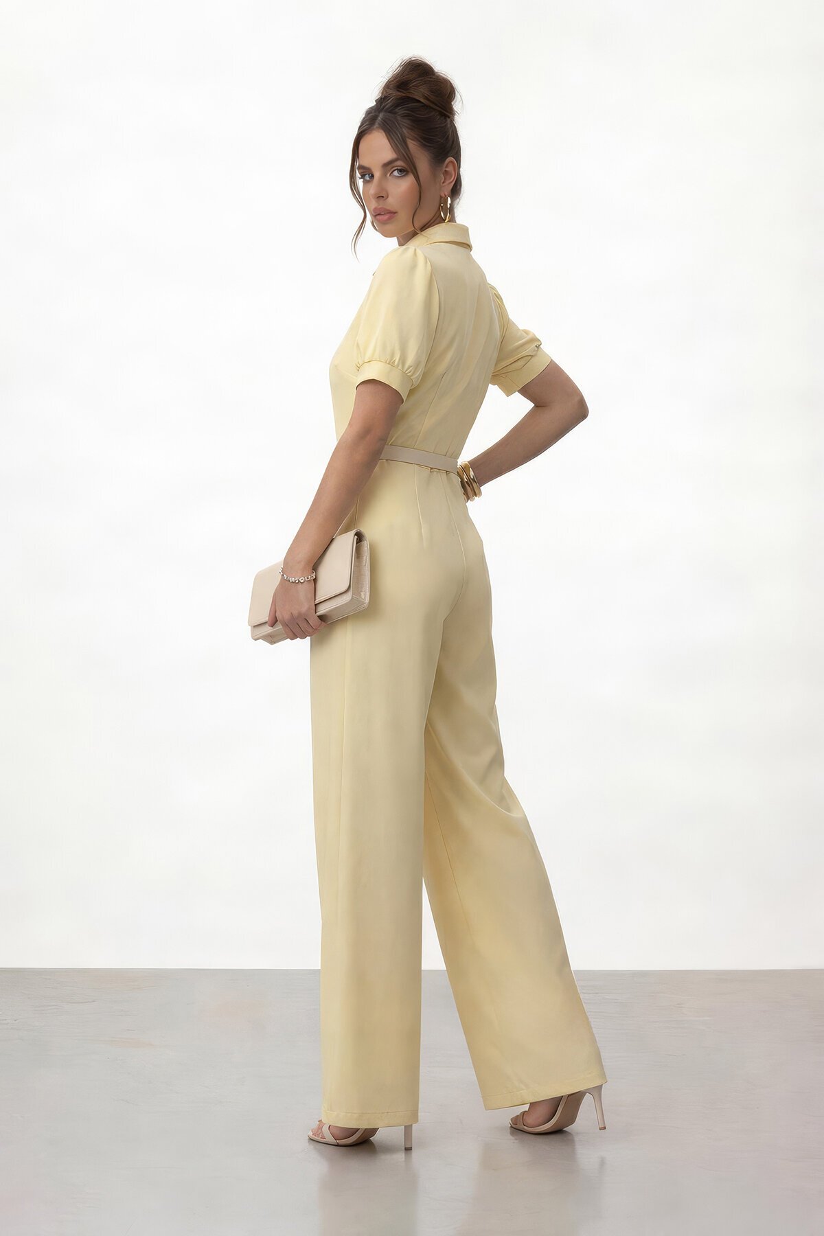 Düğmeli Kısa Kol Kemerli Geniş Paça Tulum