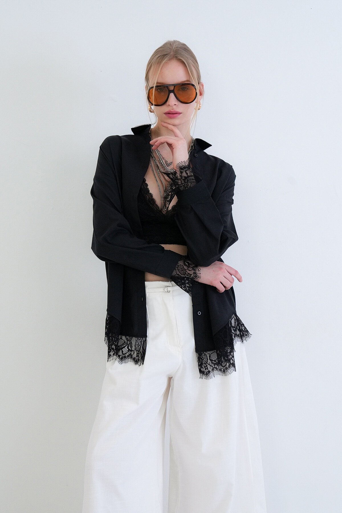 Eteği Ve Manşetleri Dantel Detaylı Oversize Poplin Gömlek