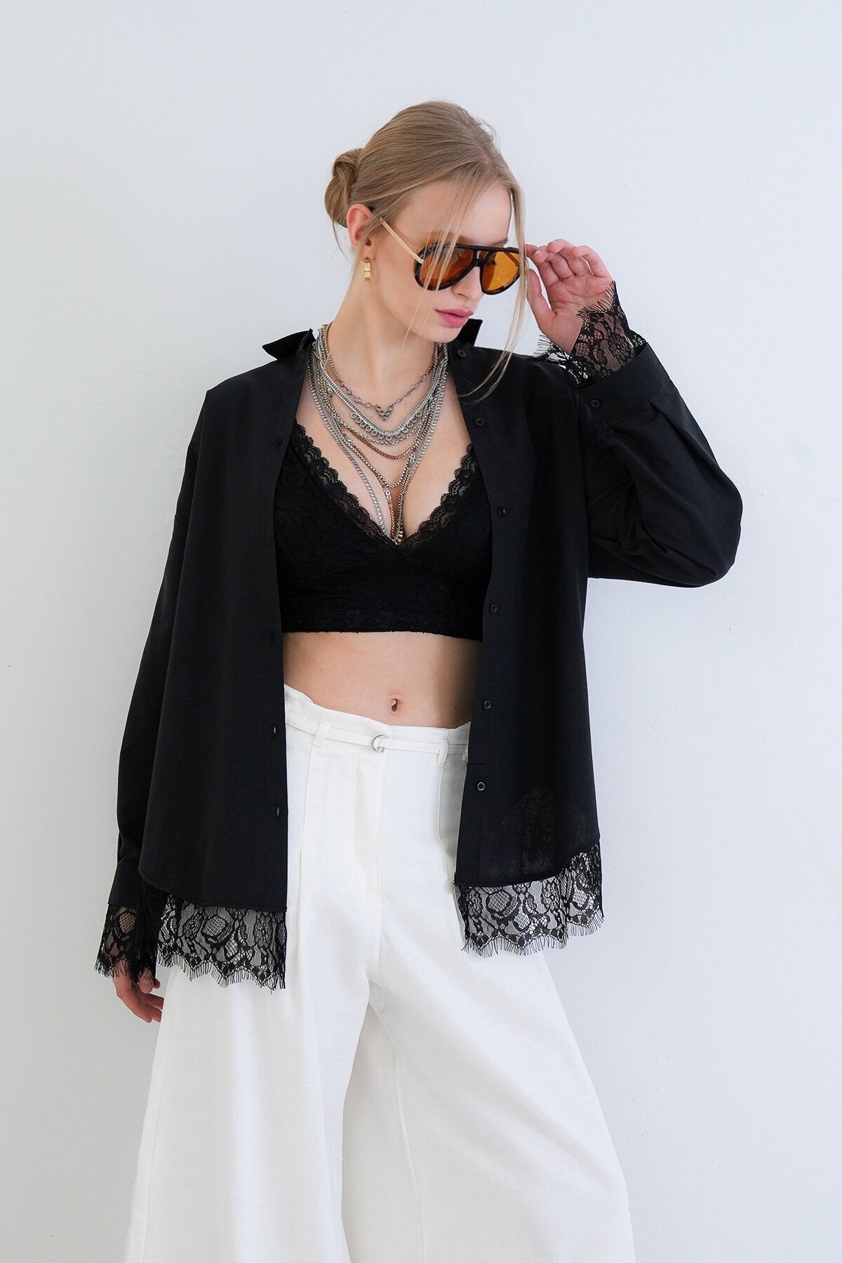 Eteği Ve Manşetleri Dantel Detaylı Oversize Poplin Gömlek