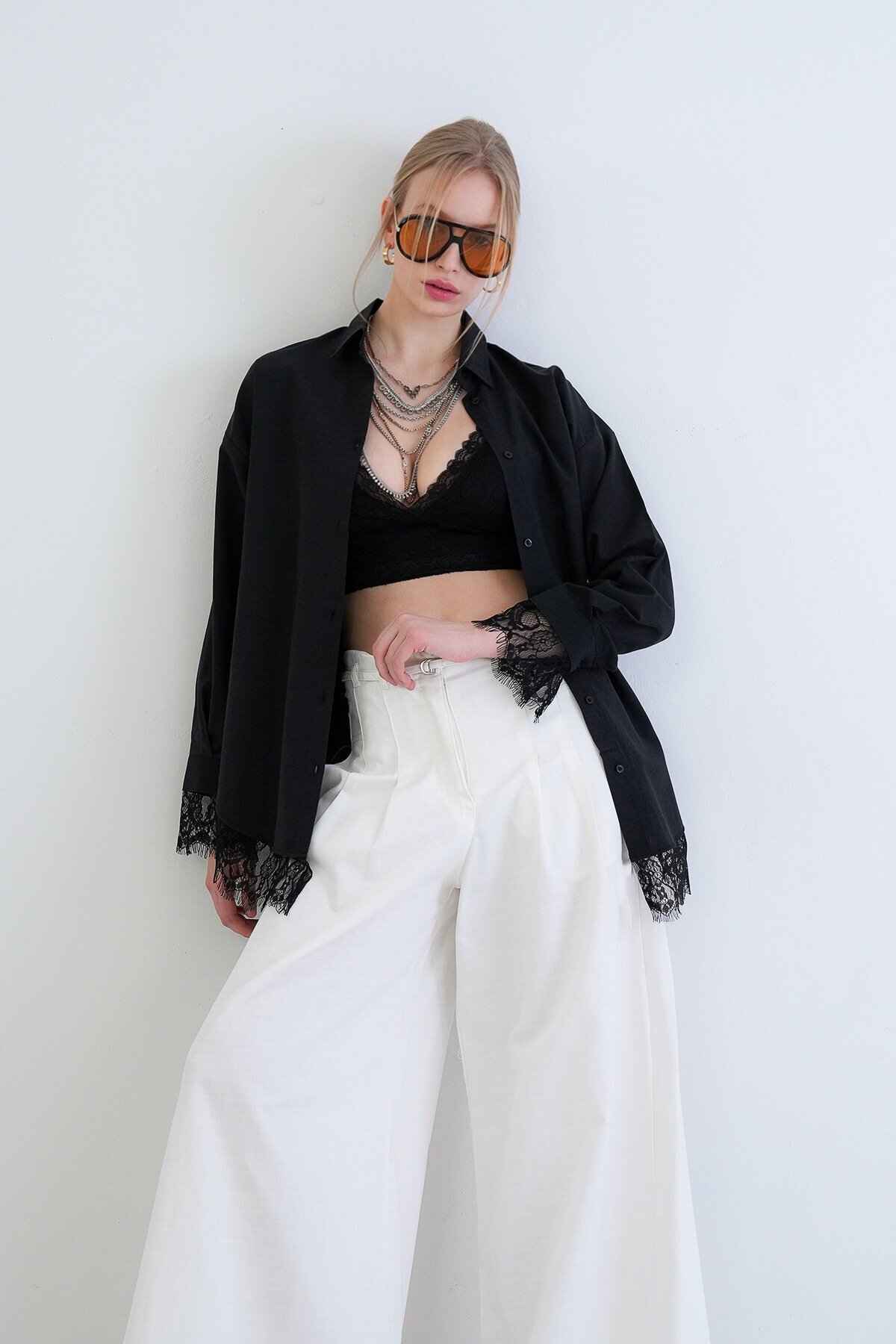 Eteği Ve Manşetleri Dantel Detaylı Oversize Poplin Gömlek