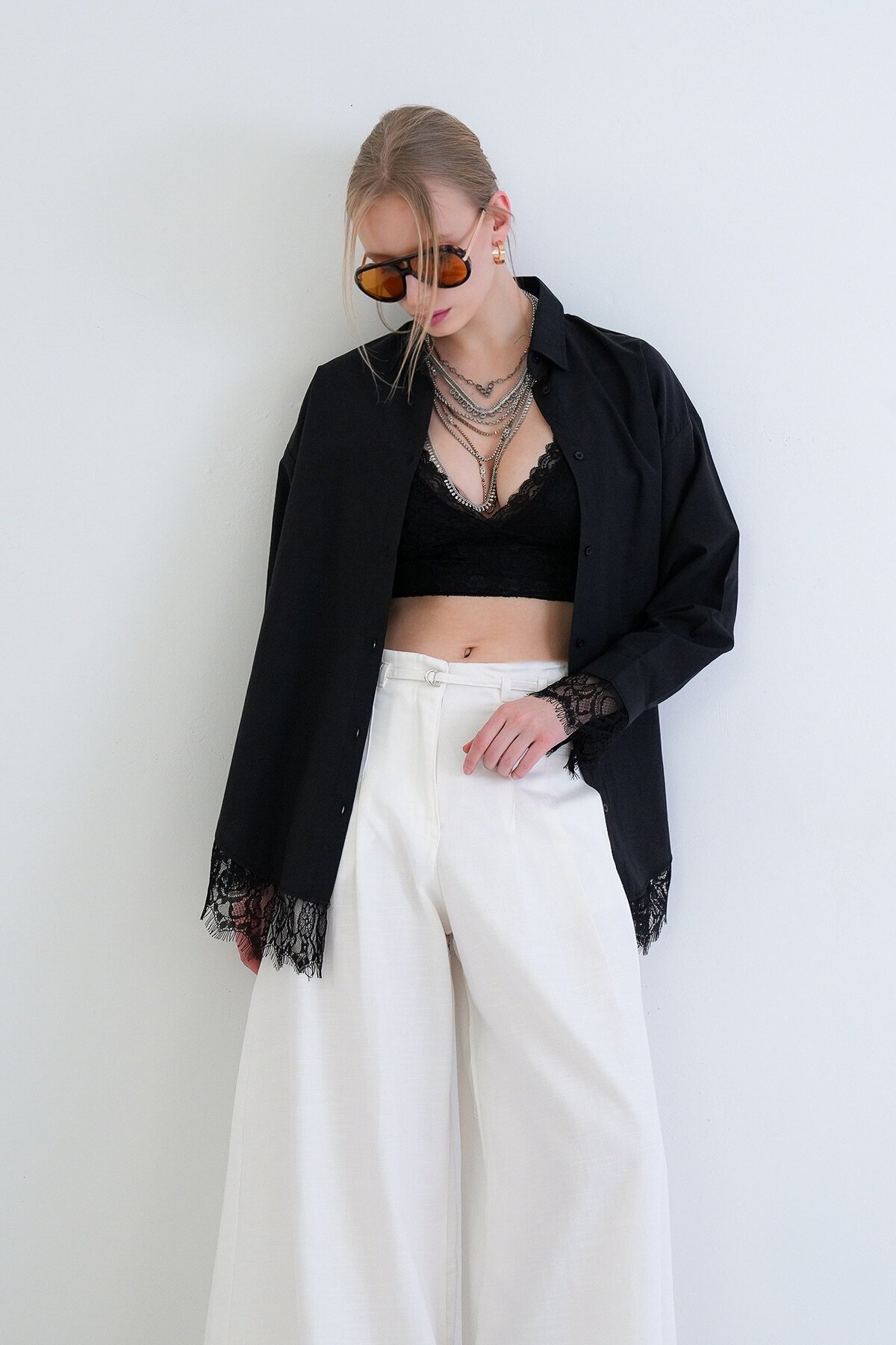 Eteği Ve Manşetleri Dantel Detaylı Oversize Poplin Gömlek