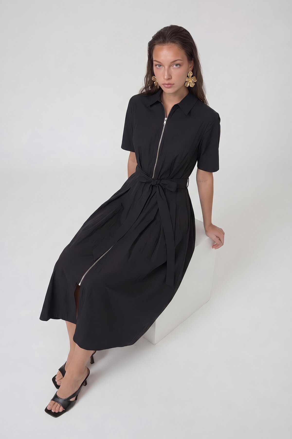 Fermuar Detaylı Belden Bağlamalı Midi Elbise