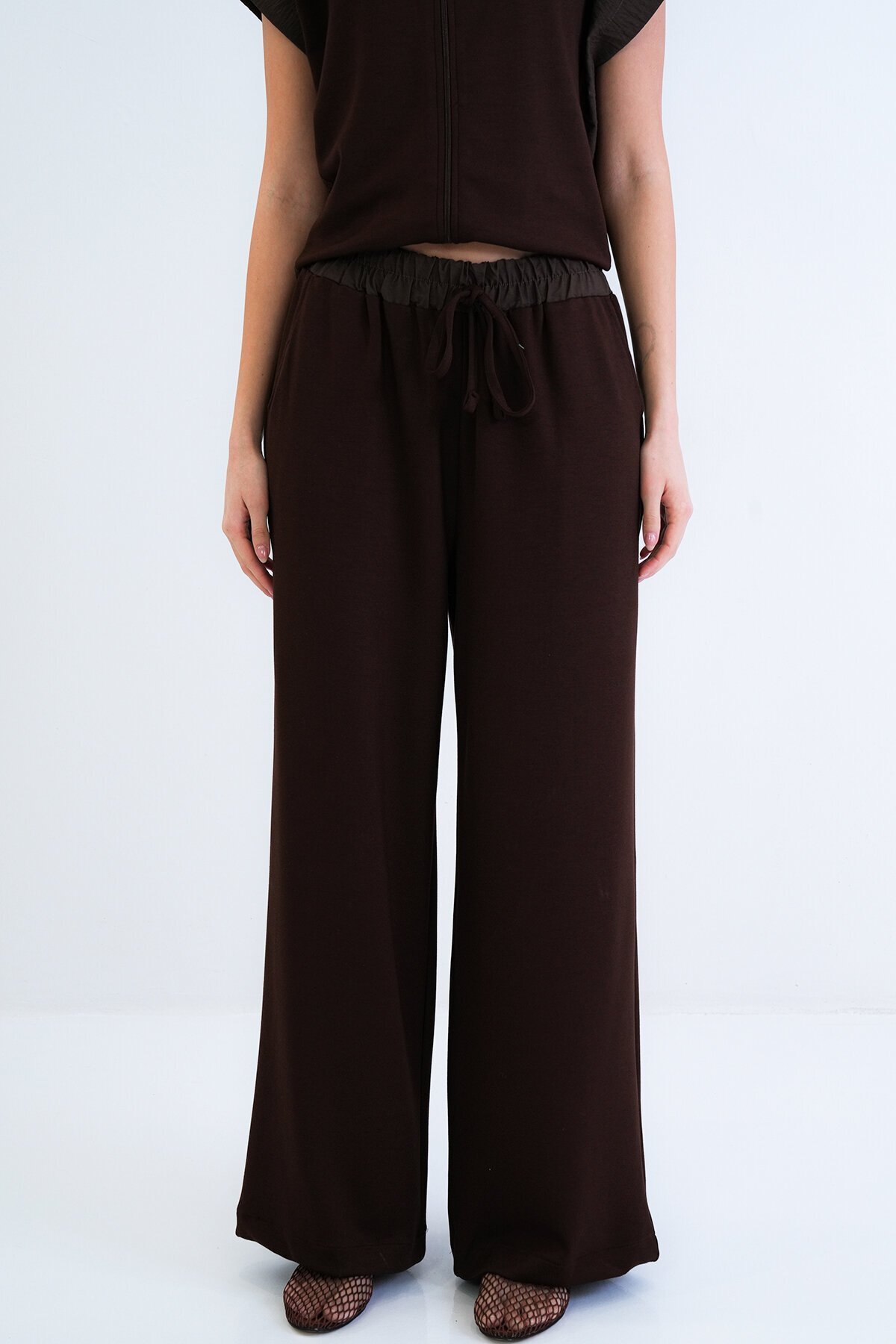 Fermuarlı Yelek Ve Beli Lastikli Pantolon Takım