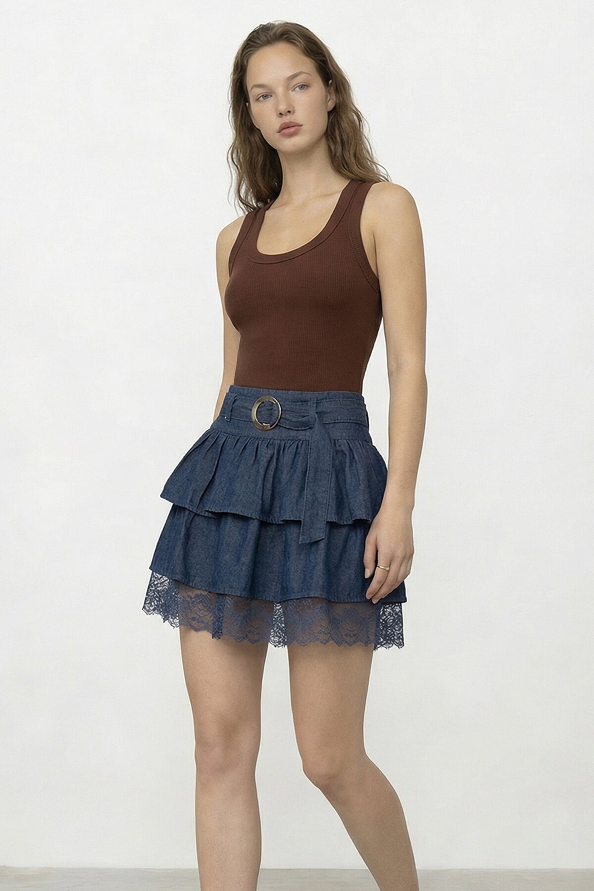 Fırfır Detaylı Kemerli Katkat Mini Etek