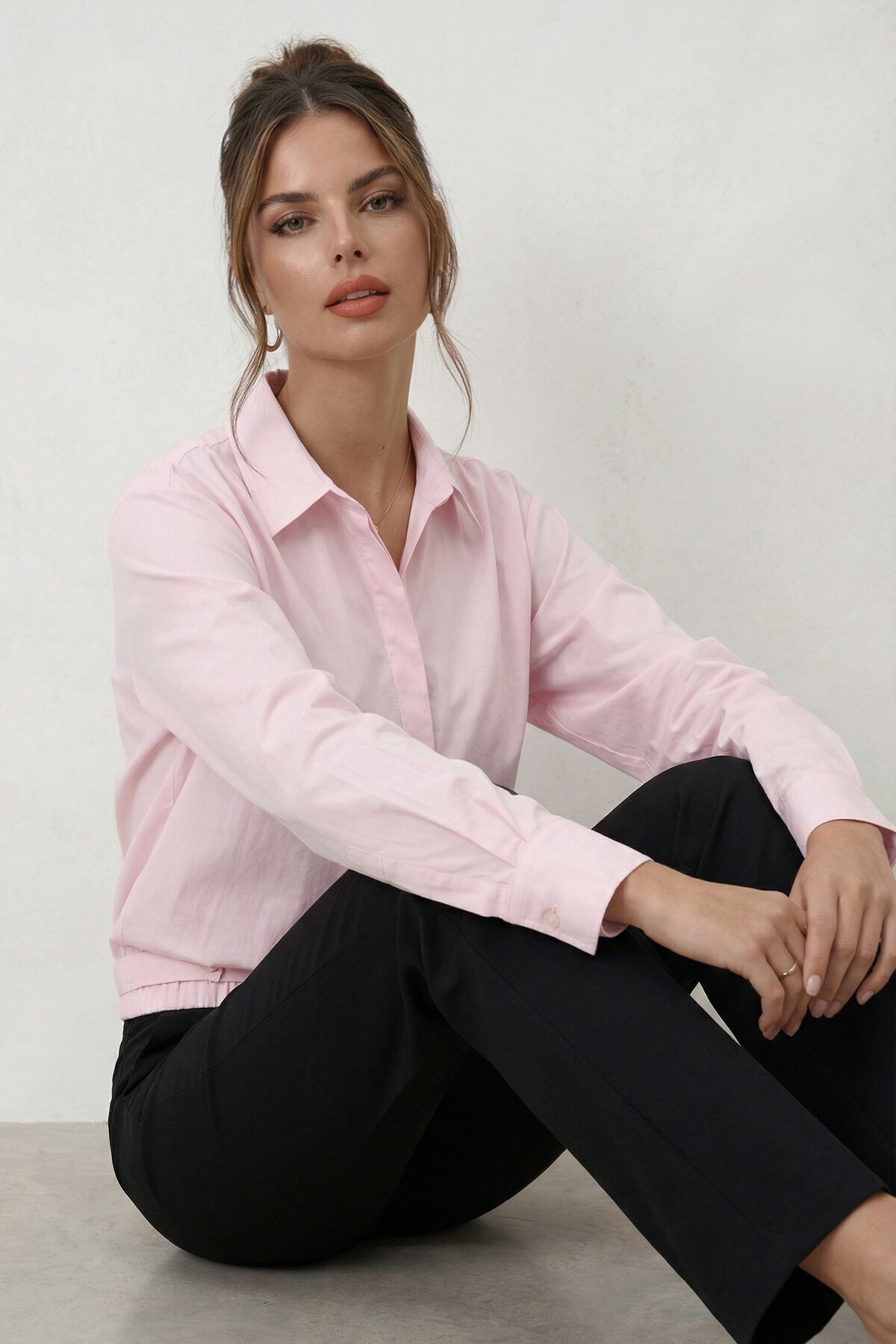 Gizli Patlı Lastik Bel Detaylı Gömlek