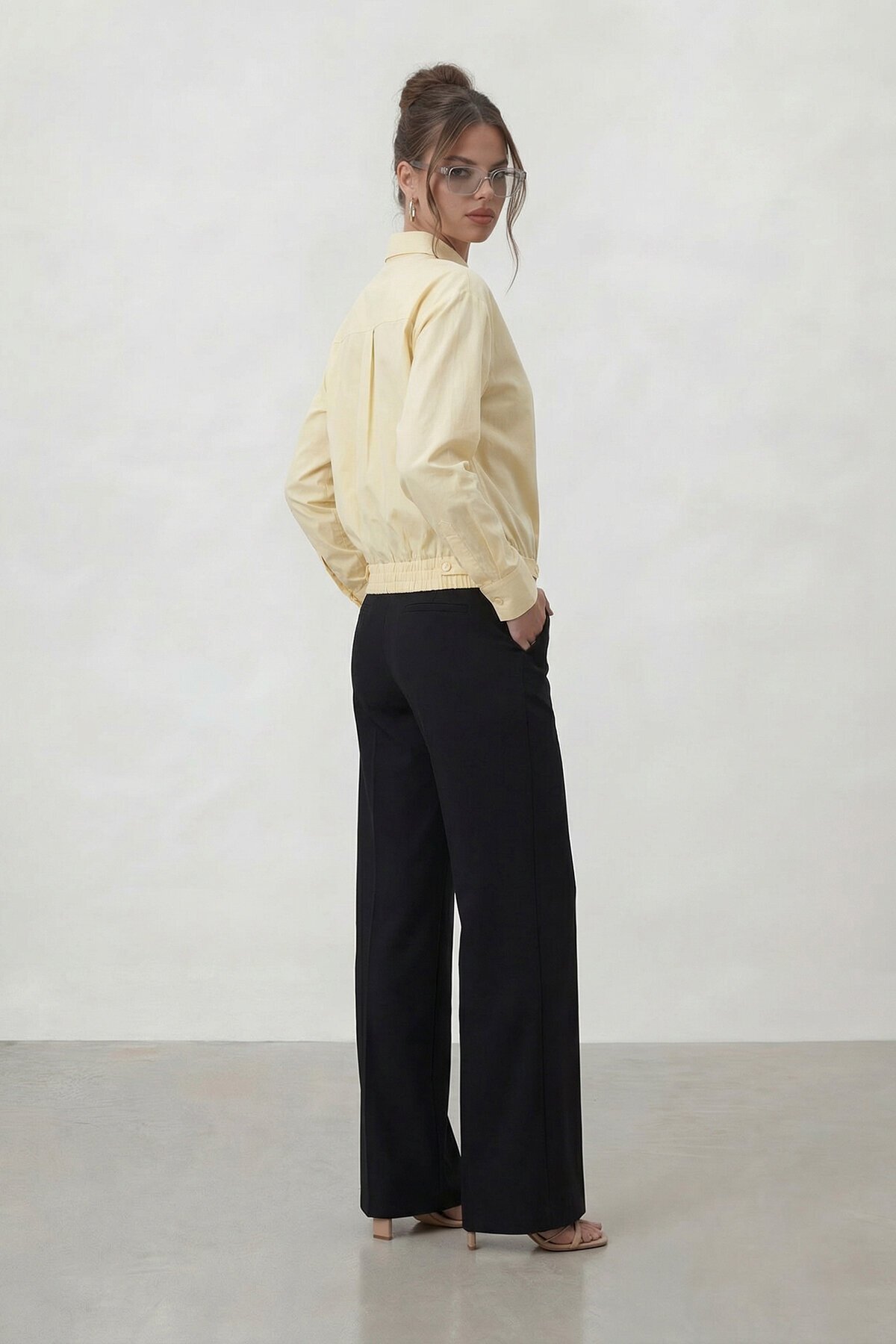 Gizli Patlı Lastik Bel Detaylı Gömlek