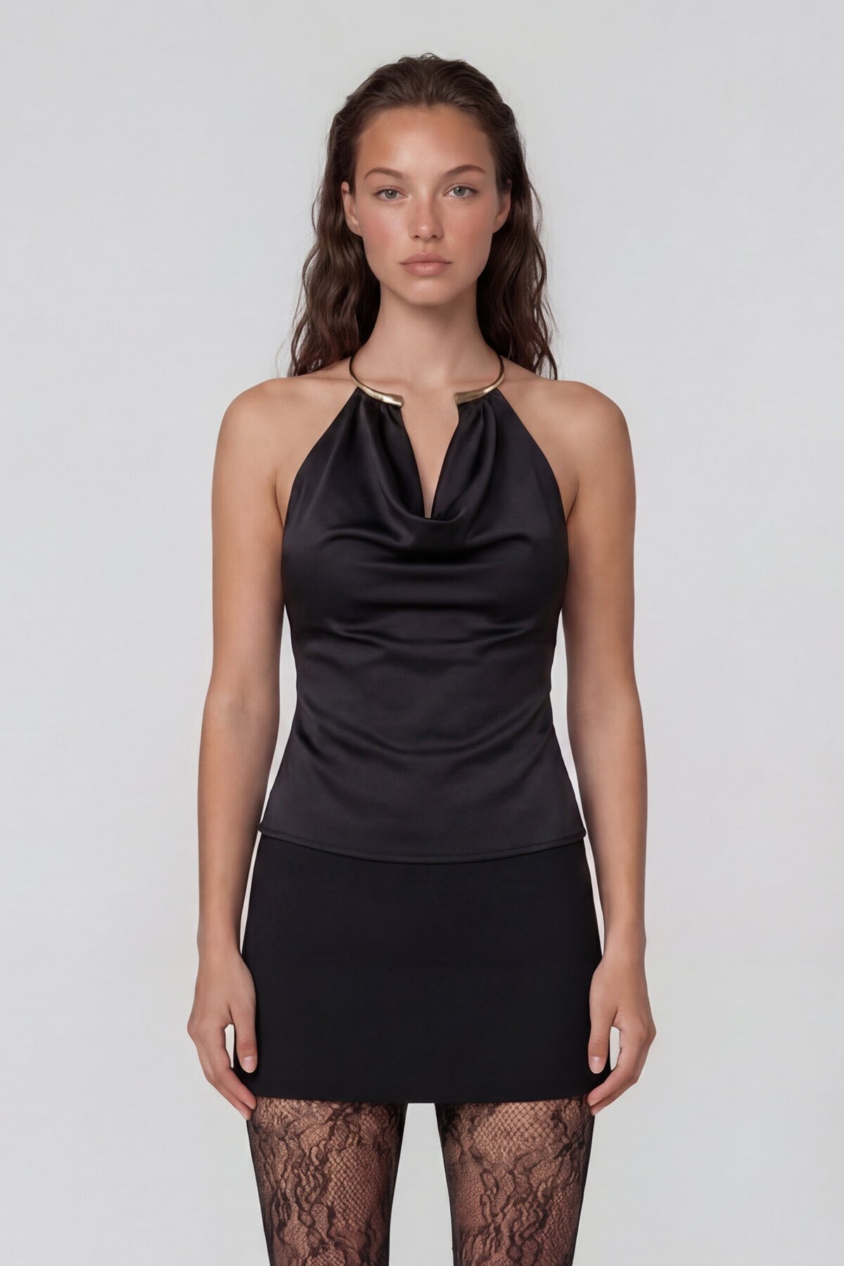 Gold Metal Aksesuarlı Degaje Yaka Sandy Bluz