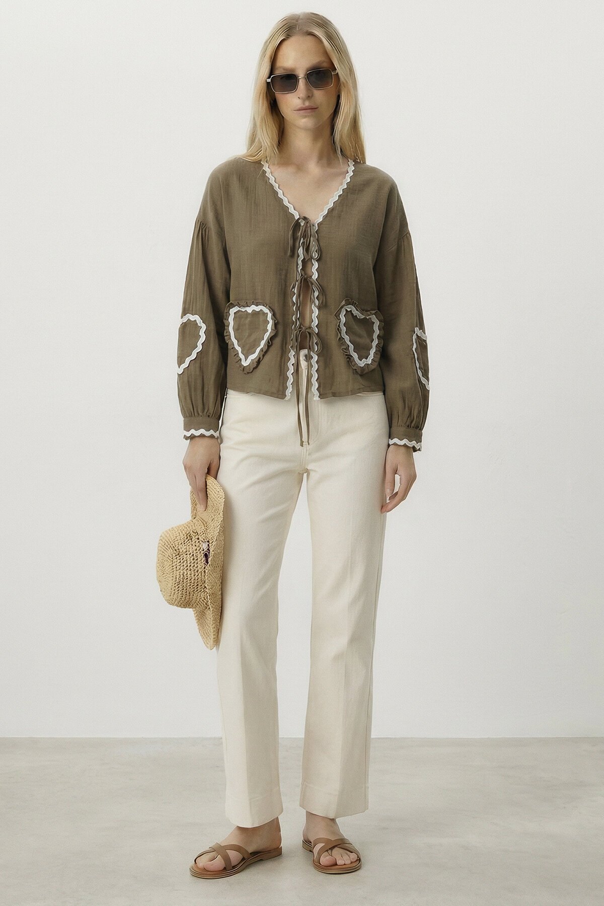 Haki Kalp Nakışlı Bağlamalı Mevsimlik Ceket