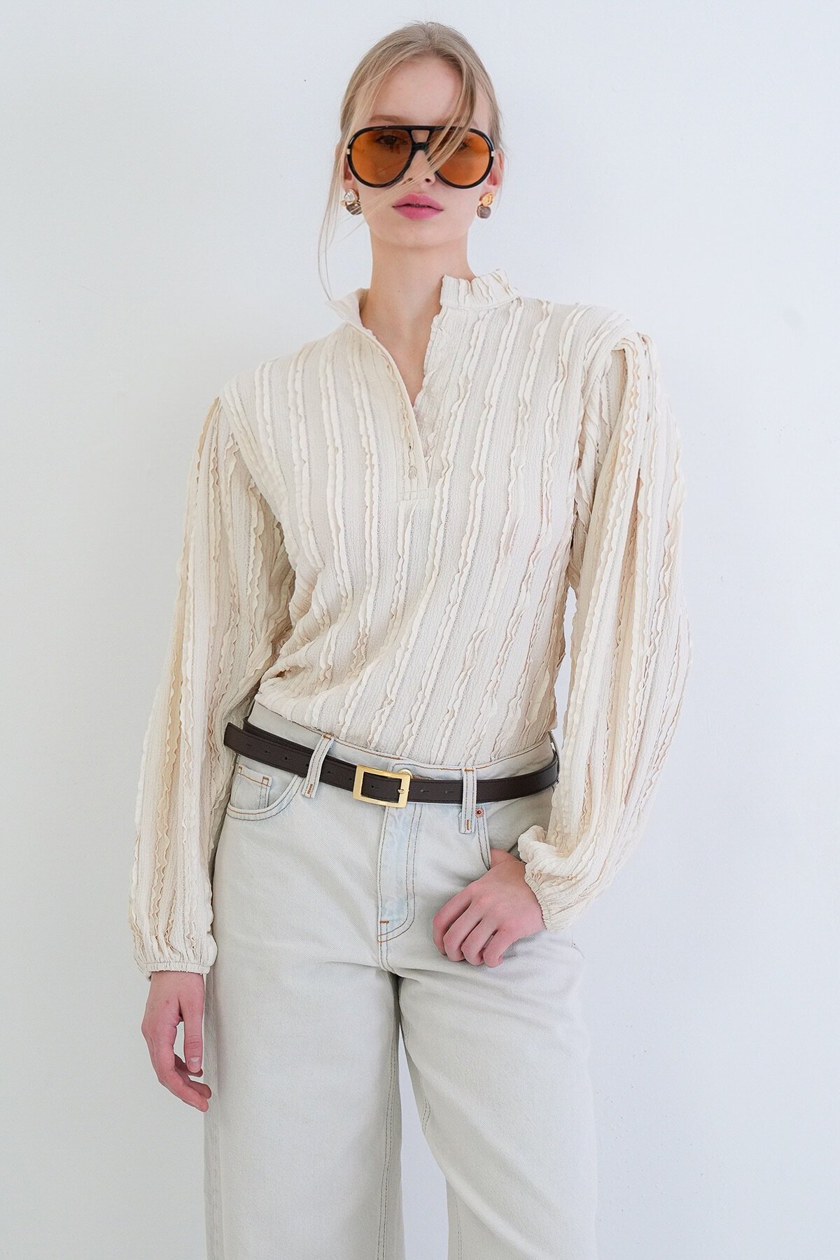 Hakim Yaka Önü Düğmeli Balon Kol Fırfır Kumaş Gömlek Bluz