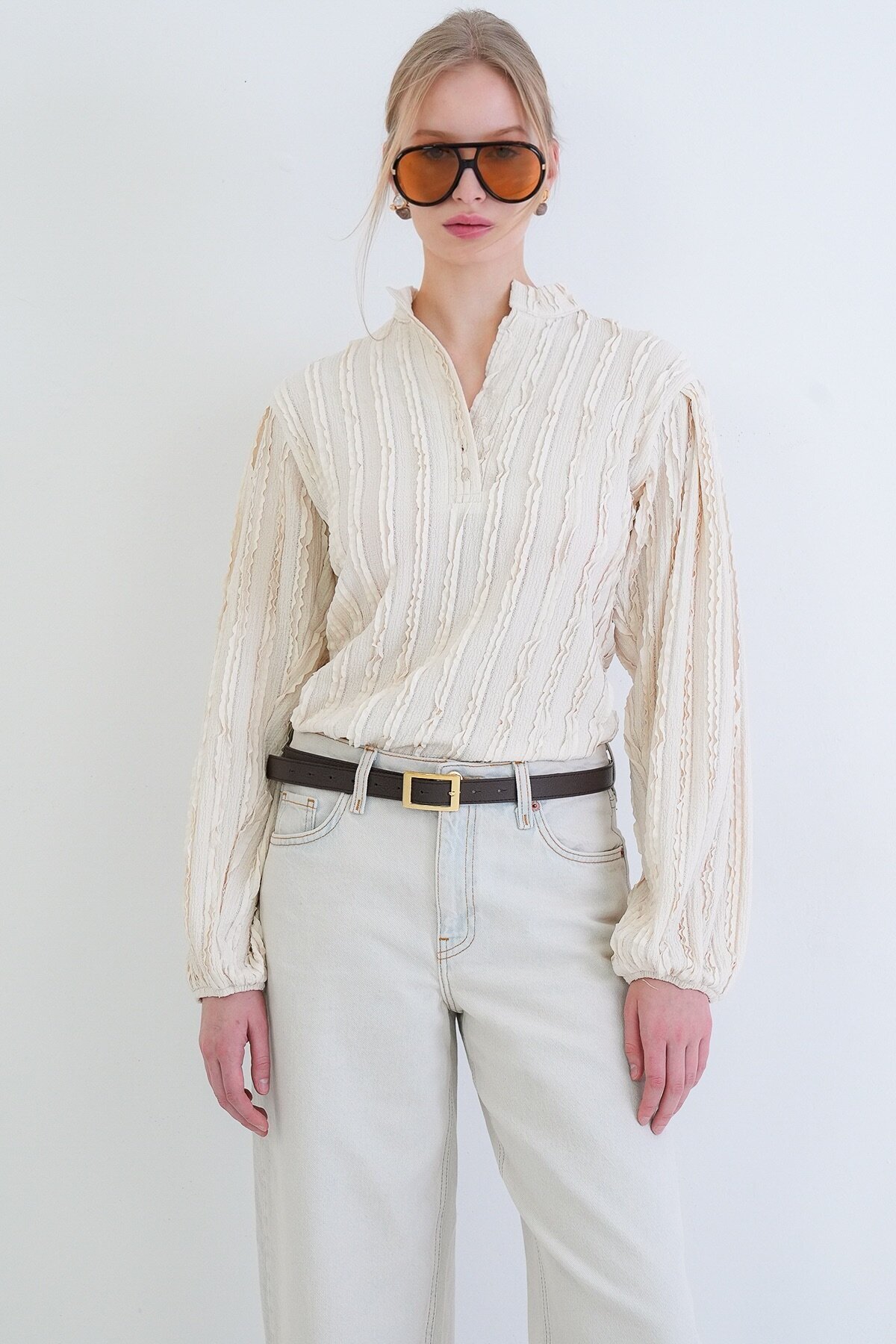 Hakim Yaka Önü Düğmeli Balon Kol Fırfır Kumaş Gömlek Bluz