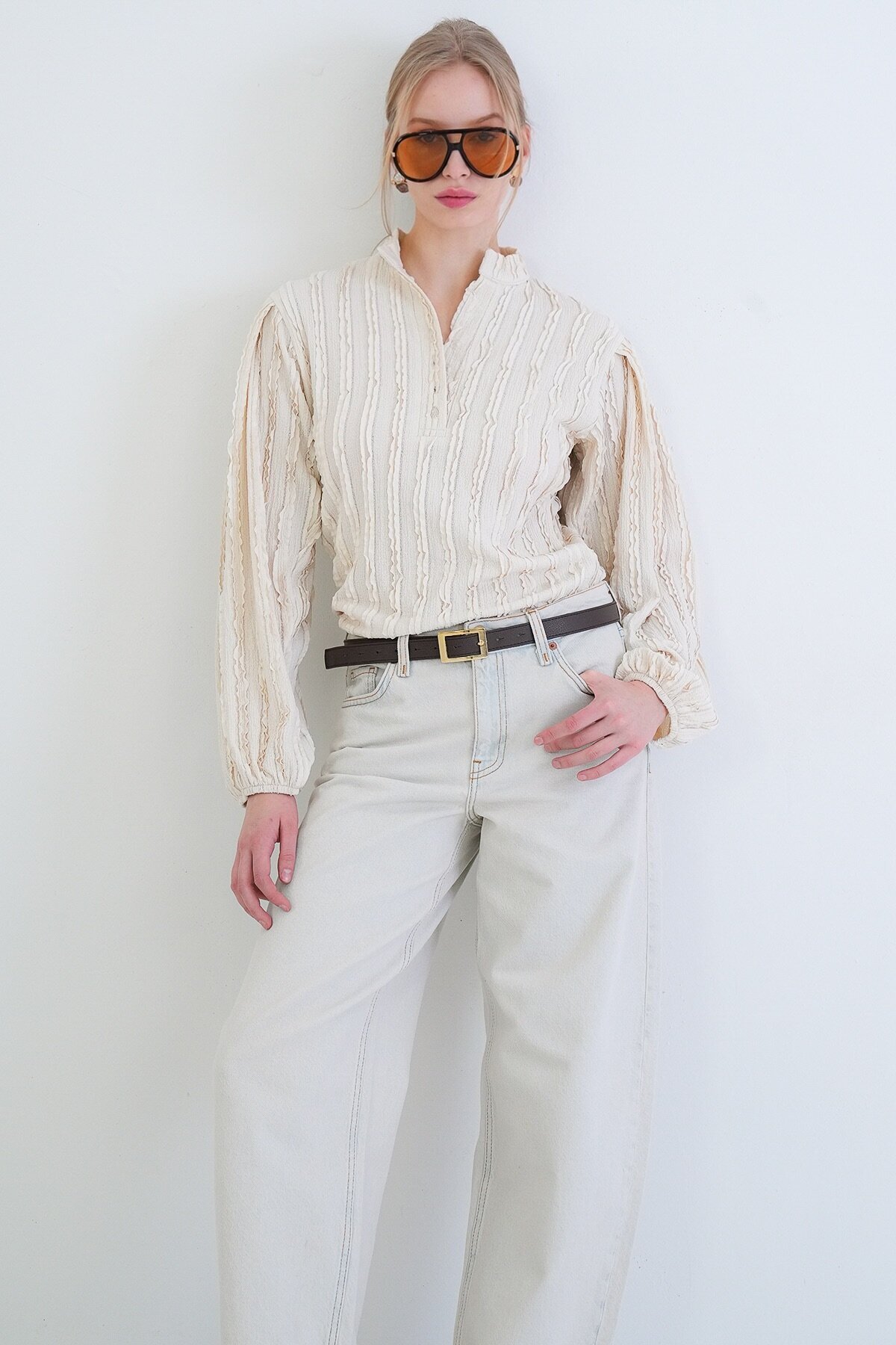 Hakim Yaka Önü Düğmeli Balon Kol Fırfır Kumaş Gömlek Bluz