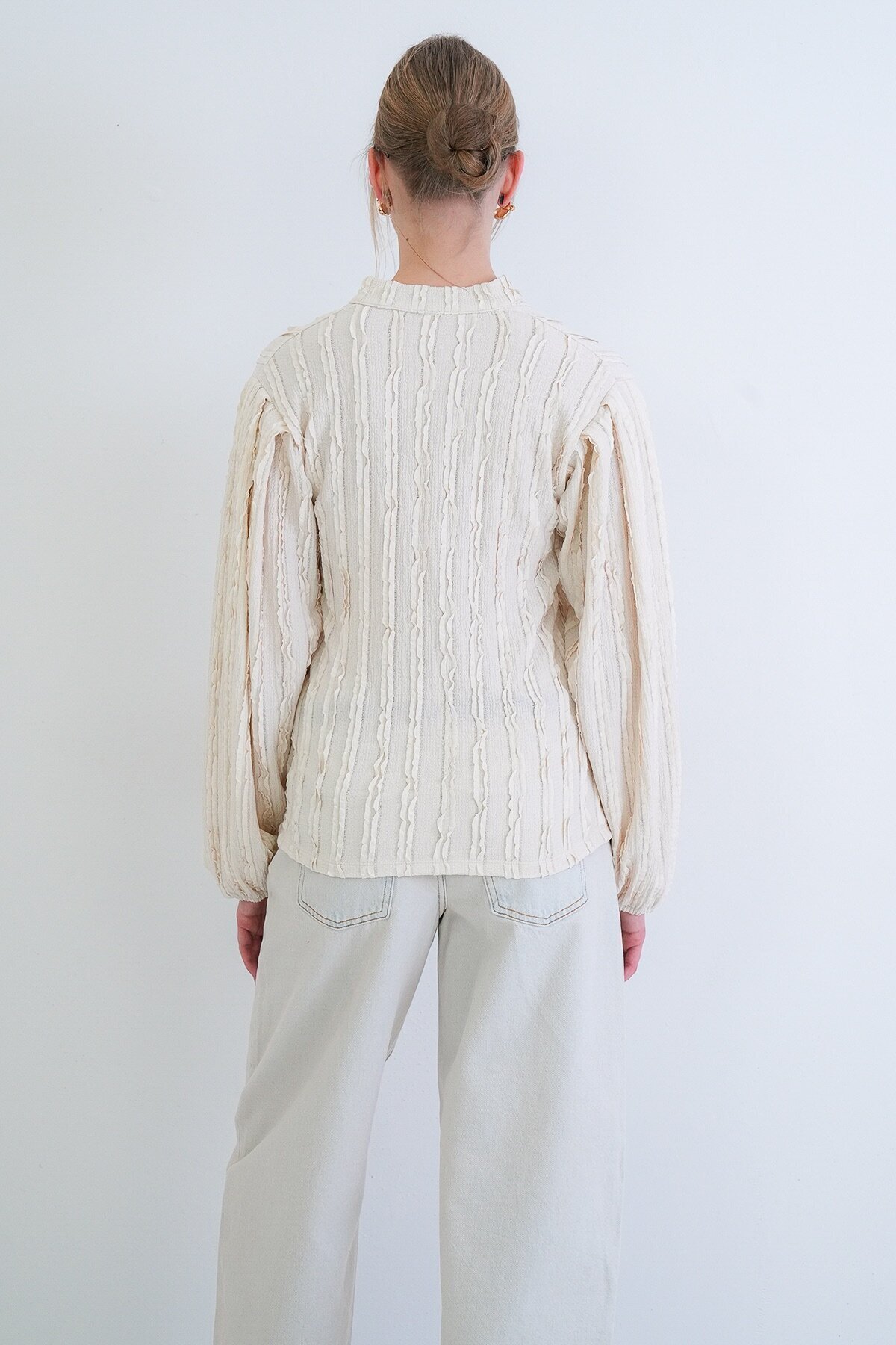 Hakim Yaka Önü Düğmeli Balon Kol Fırfır Kumaş Gömlek Bluz