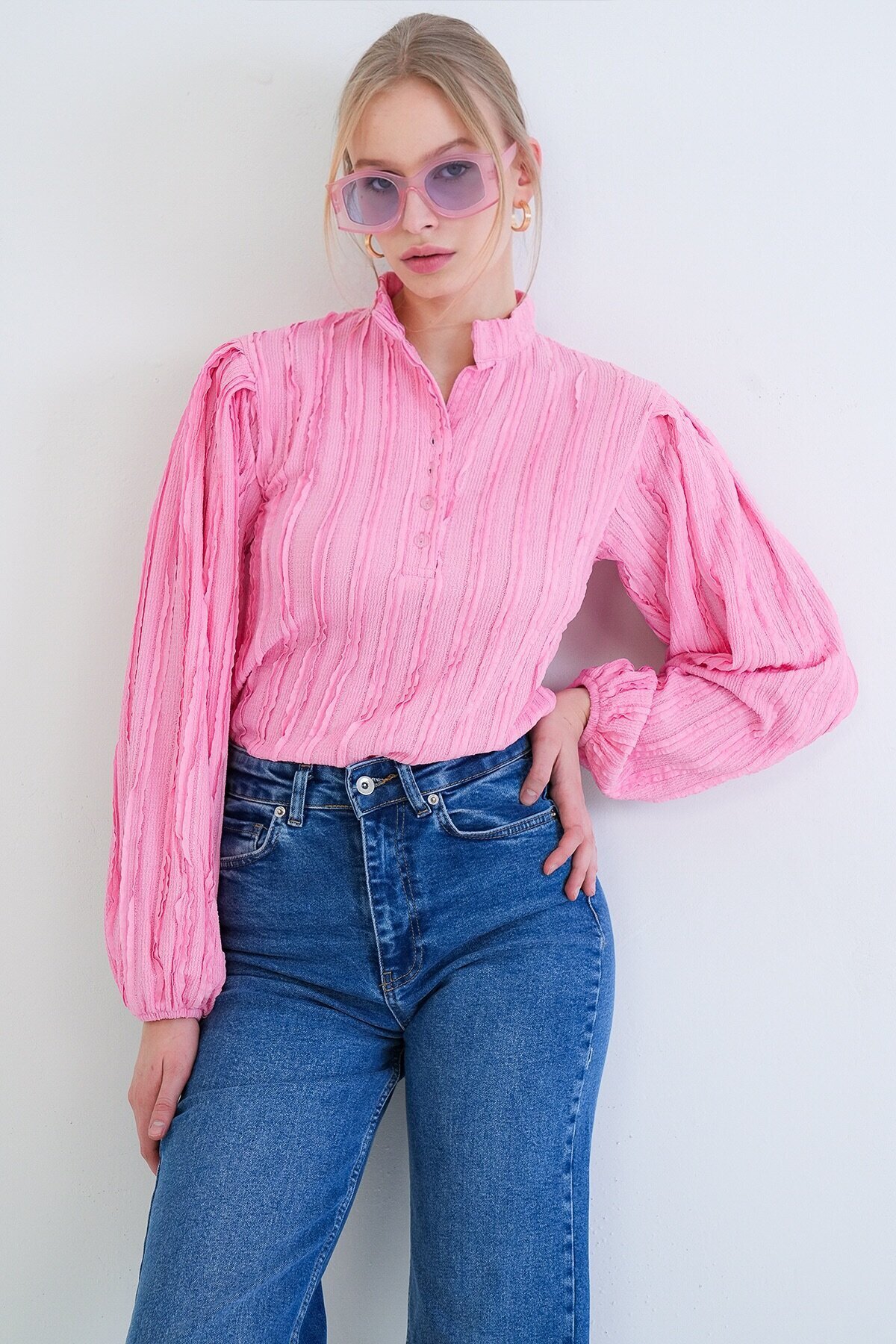 Hakim Yaka Önü Düğmeli Balon Kol Fırfır Kumaş Gömlek Bluz