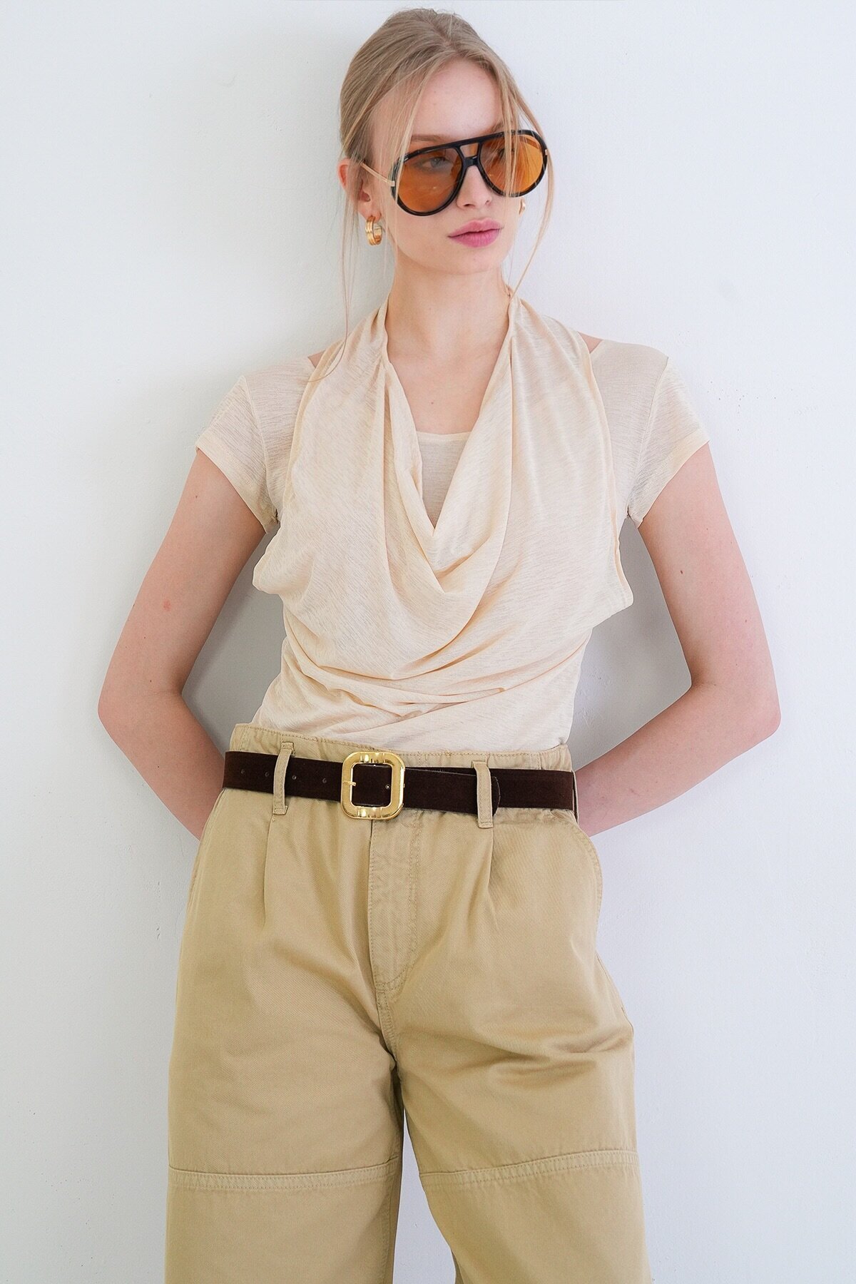 Havuz Yaka Degaje Detaylı Transparan Örme Bluz