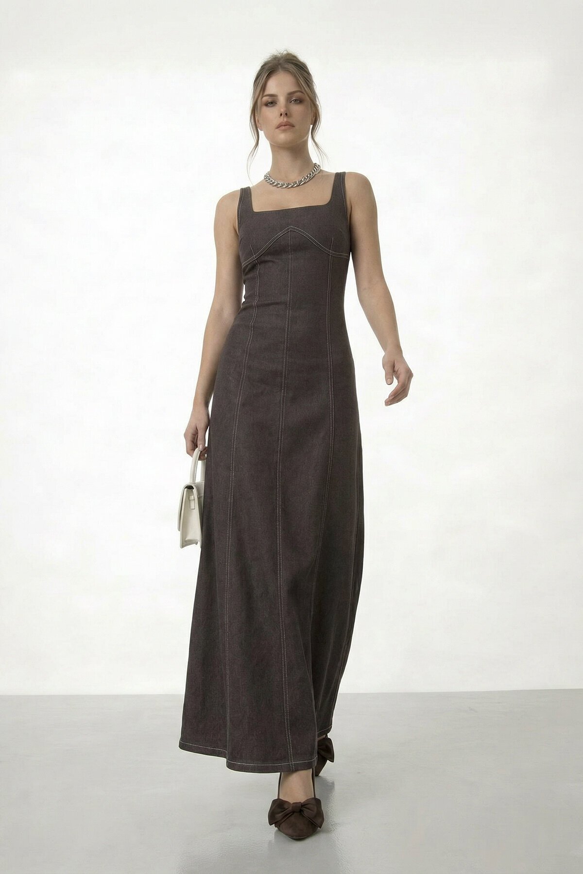 Kare Yaka Dikiş Detaylı Maxi Elbise