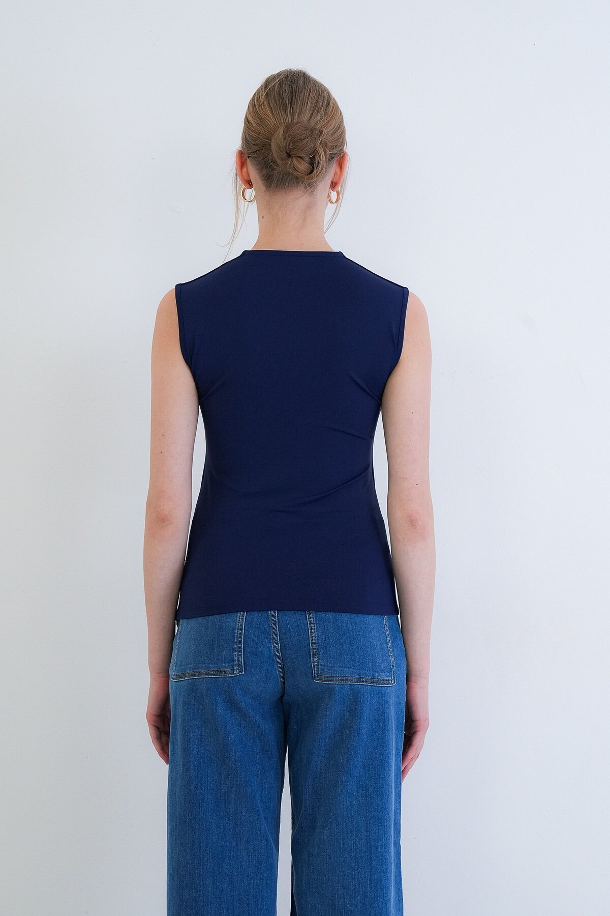 Kare Yaka Kalın Askılı Sandy Bluz