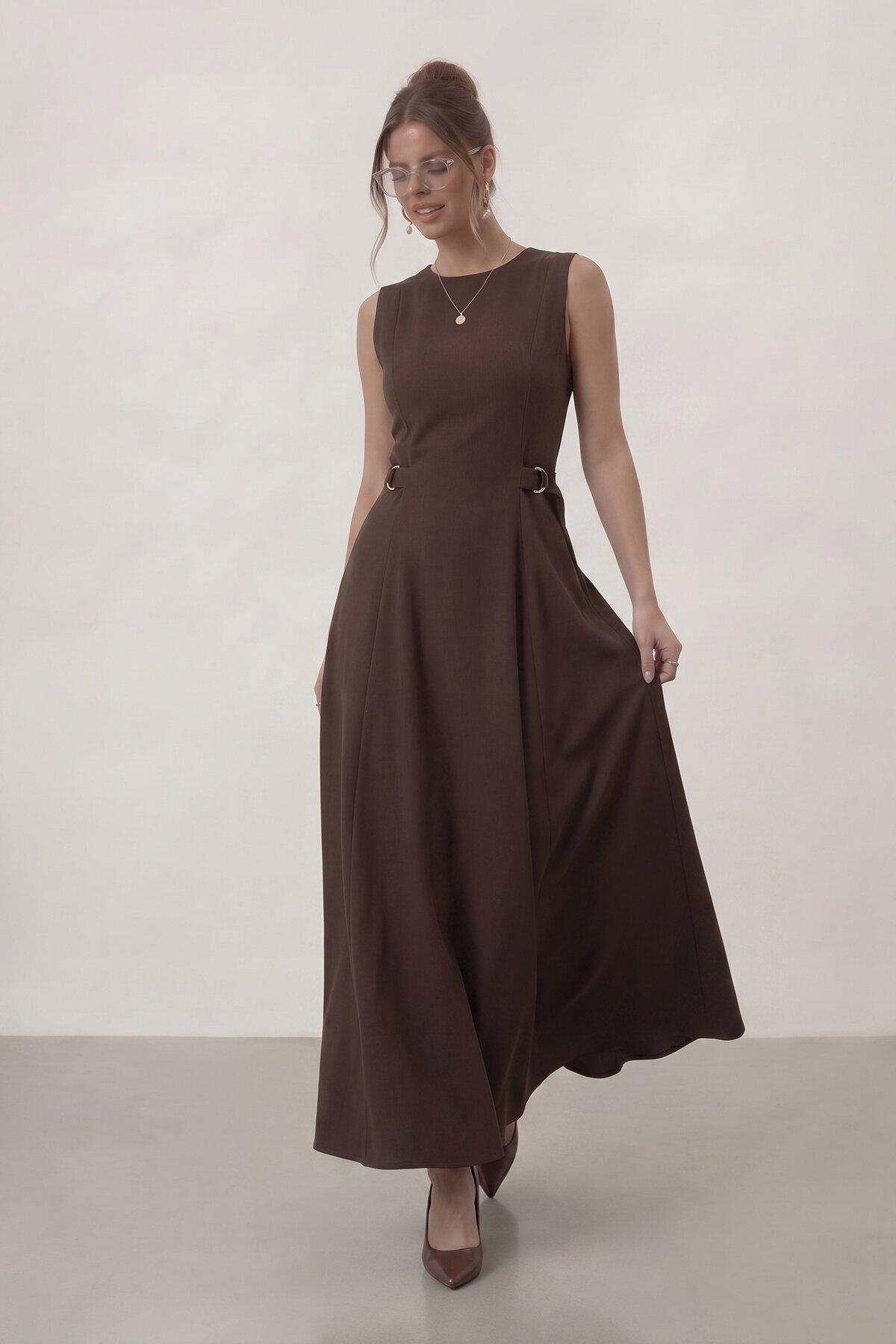 Kemer Detaylı Kolsuz Midi Elbise