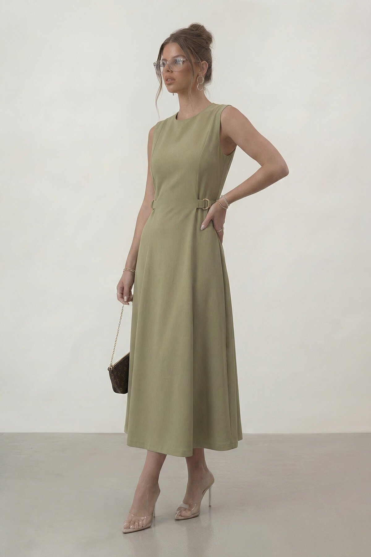 Kemer Detaylı Kolsuz Midi Elbise