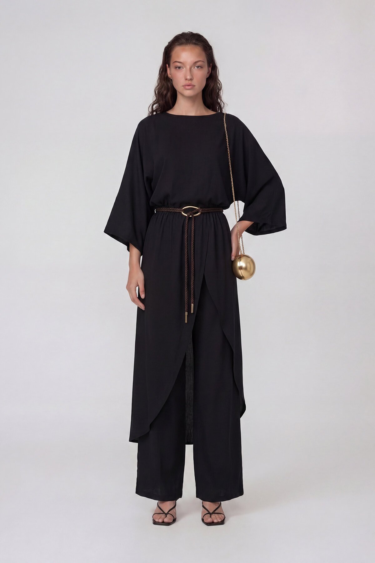 Kemer Detaylı Uzun Kollu Bluz Ve Pantolon Takım