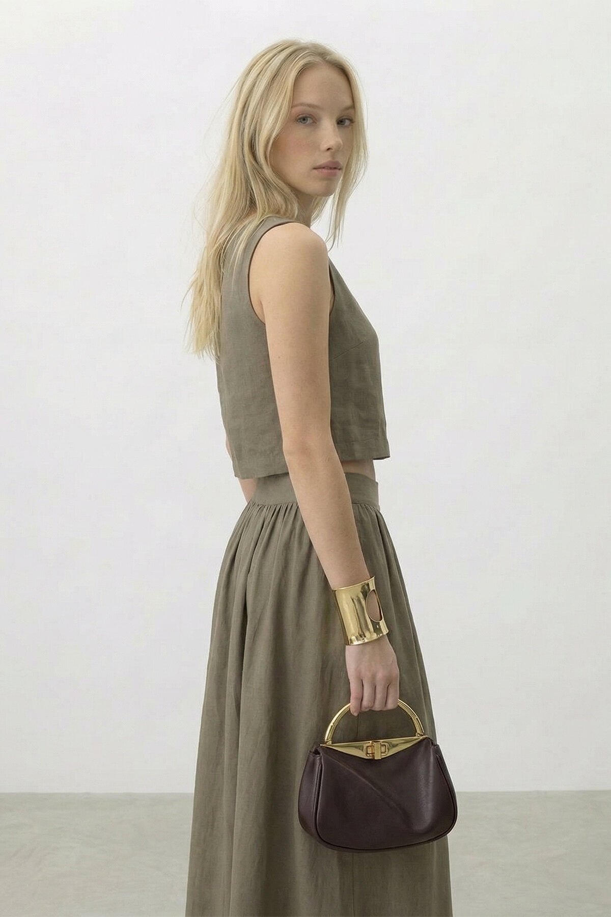 Kolsuz Crop Bluz Ve Uzun Etek Takım