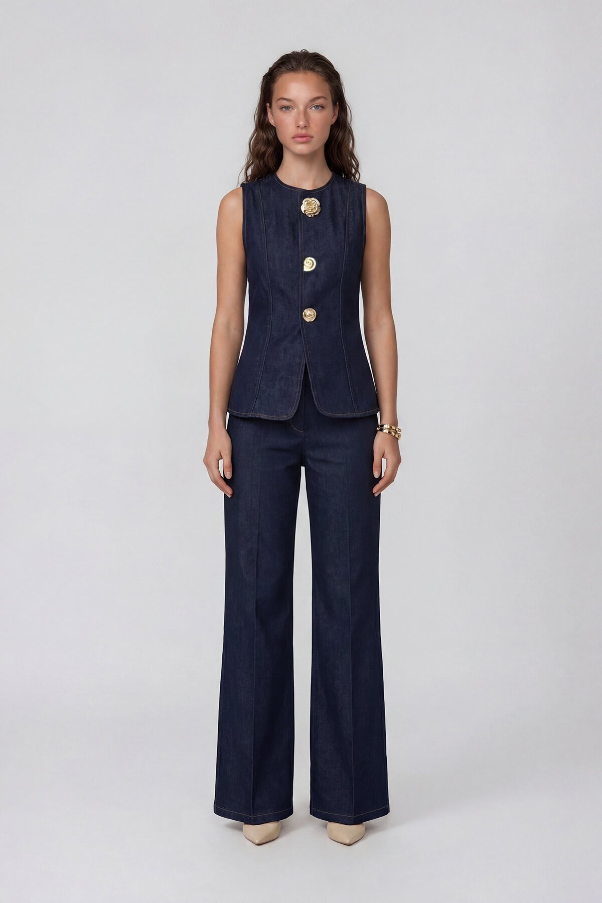 Kolsuz Düğme Detaylı Yelek Ve Denim Pantolon Takım